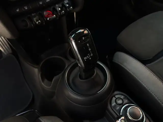 Mini Hatch view 13