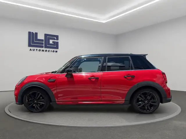 Mini Hatch view 9