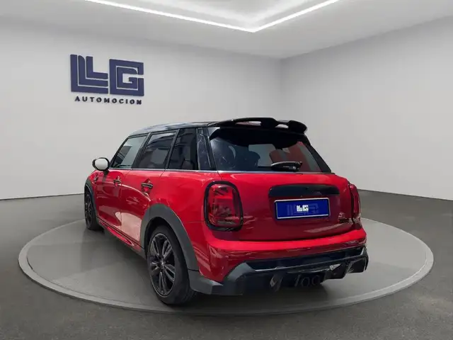 Mini Hatch view 8
