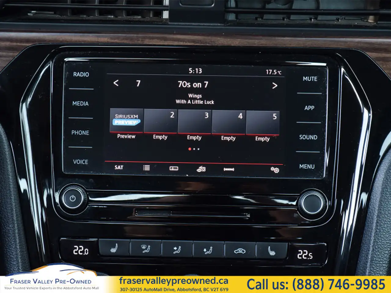 Volkswagen Passat photo Volkswagen Passat