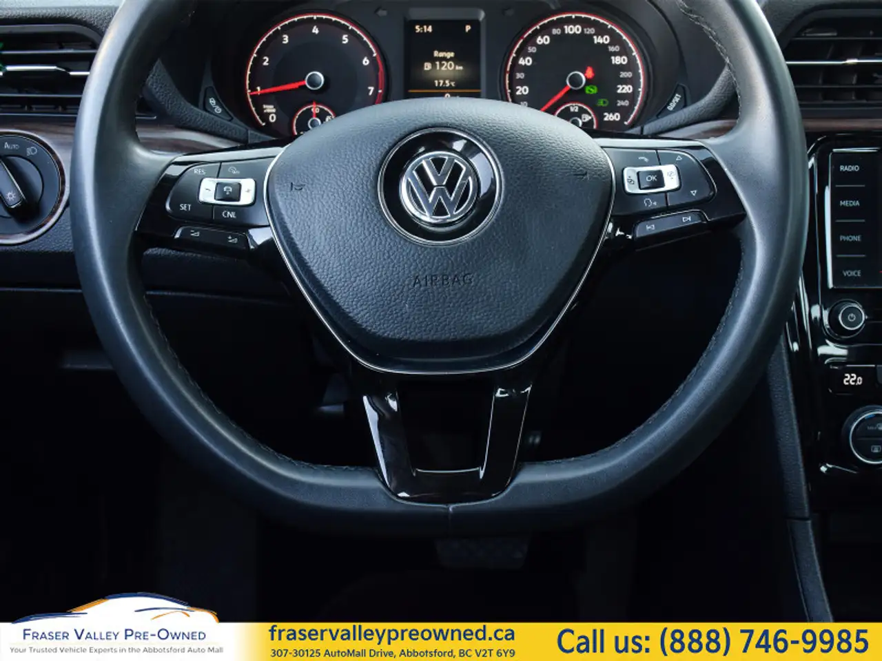 Volkswagen Passat photo Volkswagen Passat