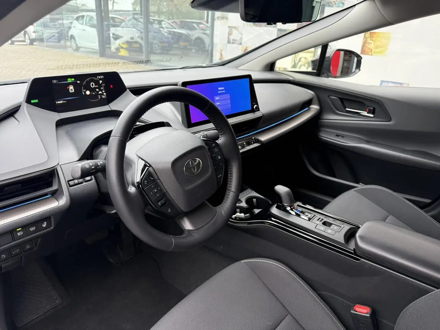 Toyota Prius 2.0 Plug-in Executive ALL SEASON BANDEN STUURVERW Blanc - 2