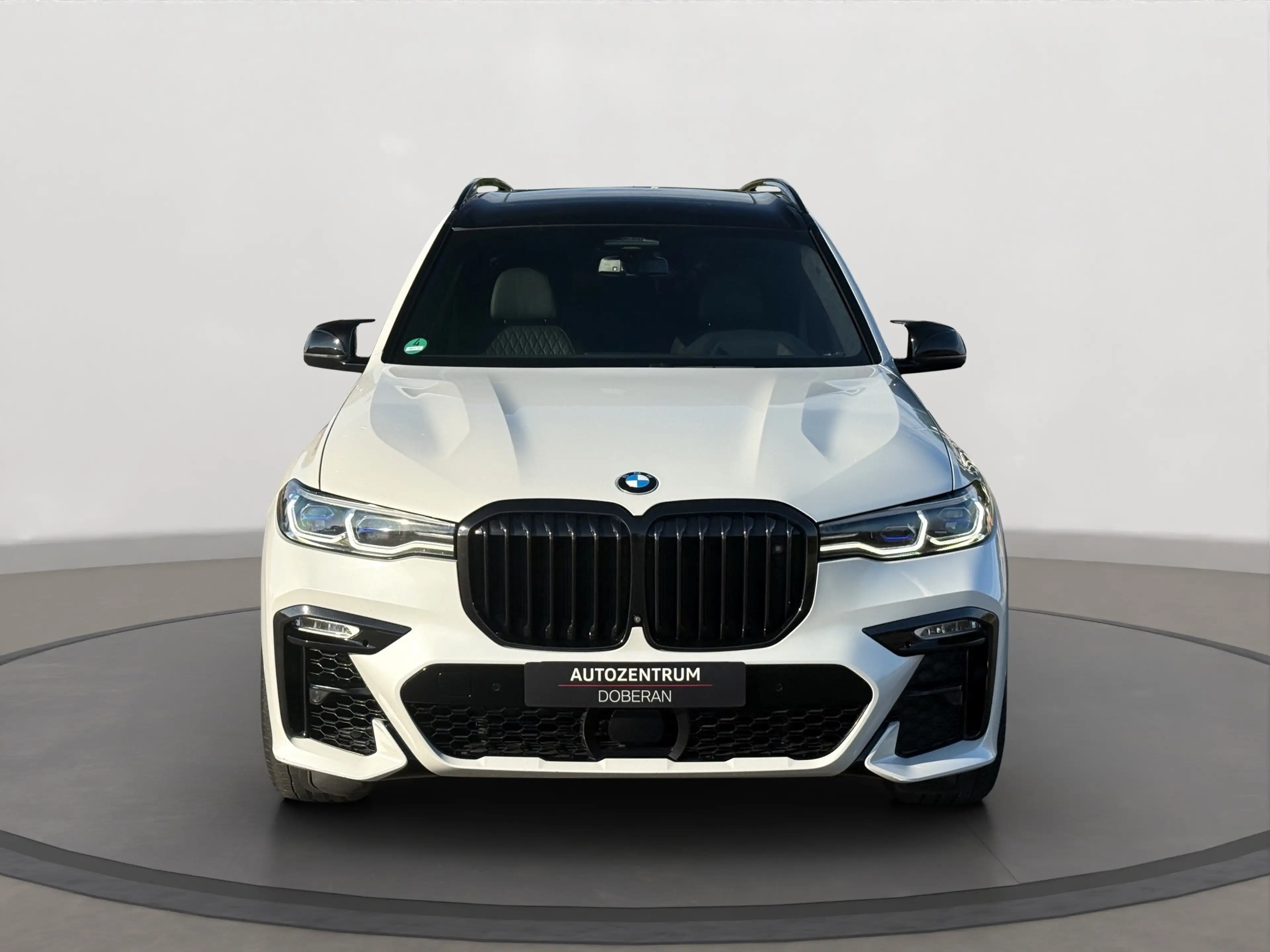 BMW X7 M X7 M50d SkyLounge Night B&W Laser Sthz Softclose — photo 8