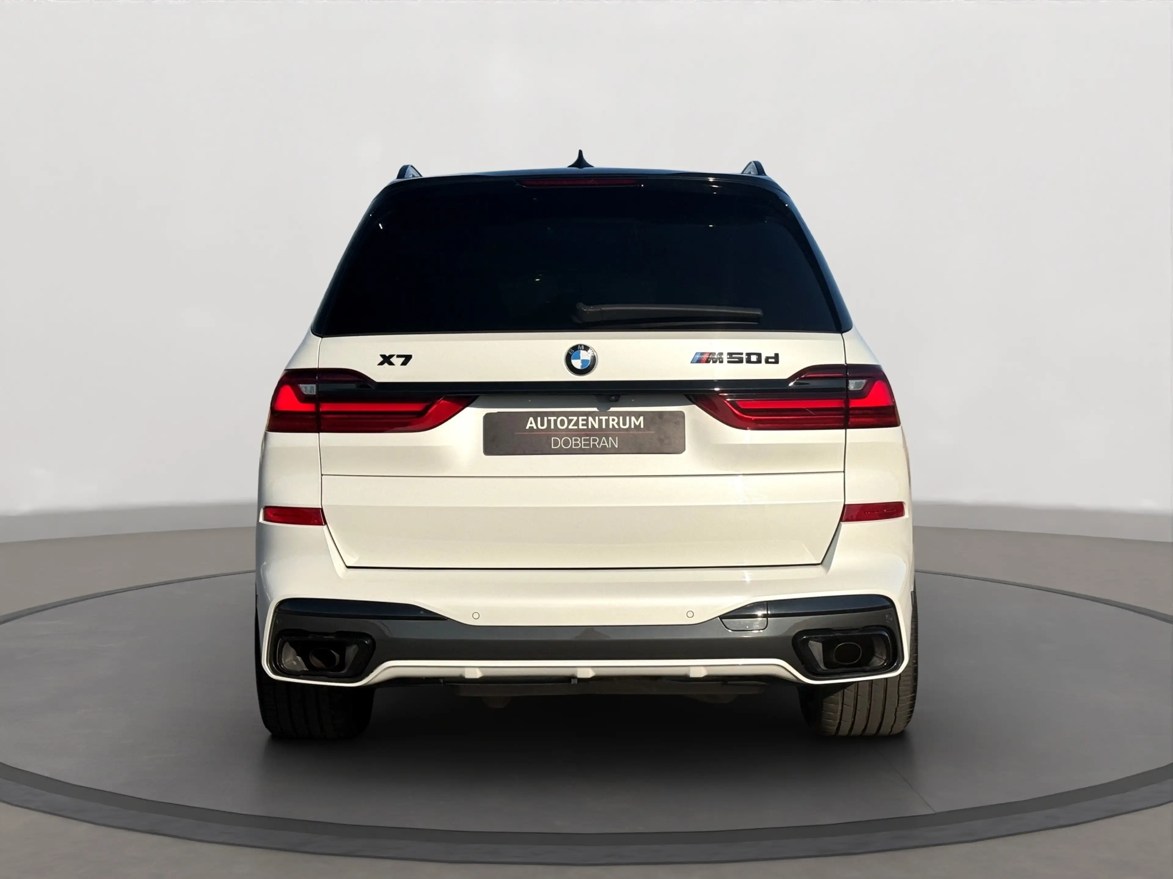 BMW X7 M X7 M50d SkyLounge Night B&W Laser Sthz Softclose — photo 4