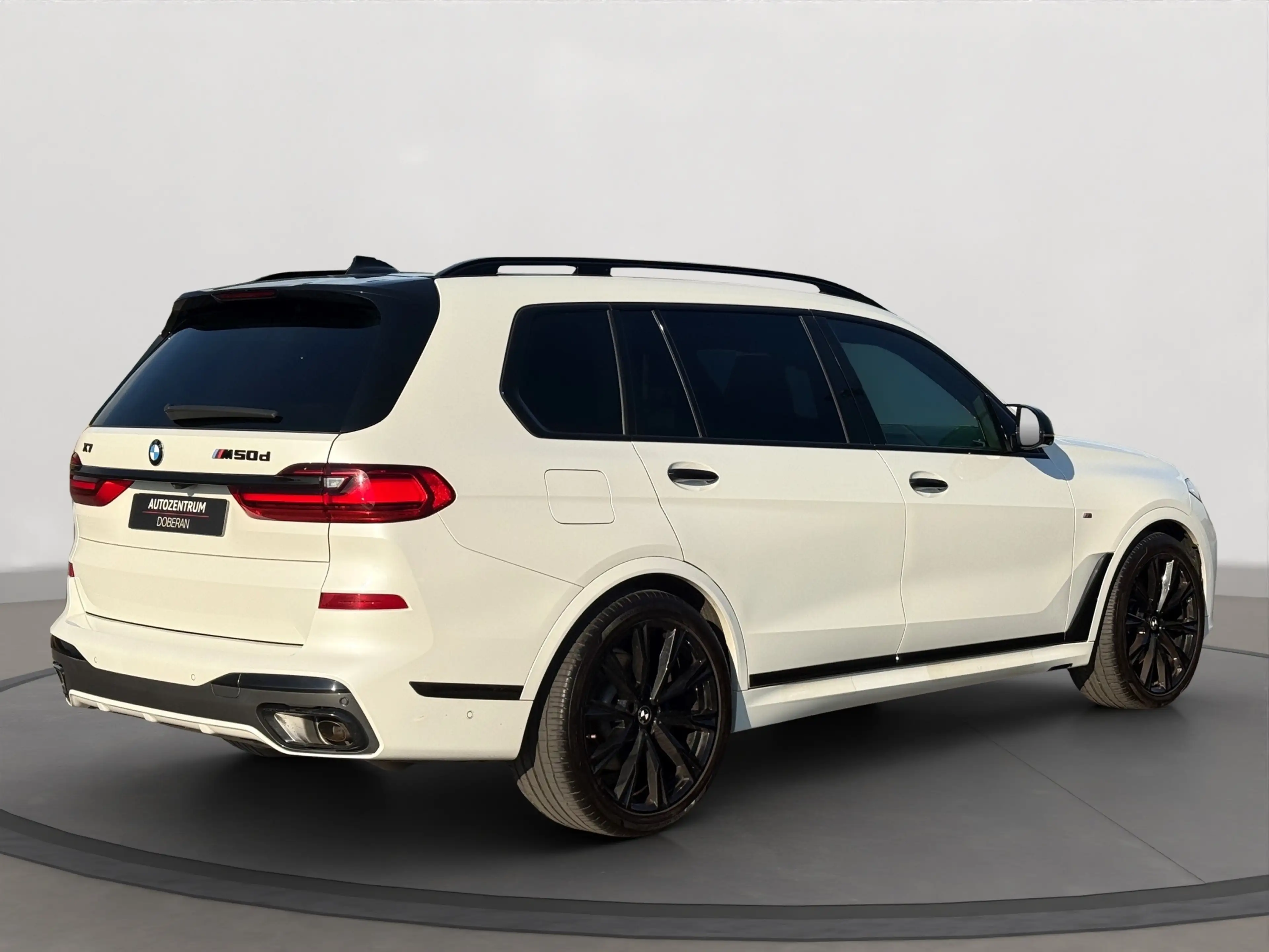 BMW X7 M X7 M50d SkyLounge Night B&W Laser Sthz Softclose — photo 5