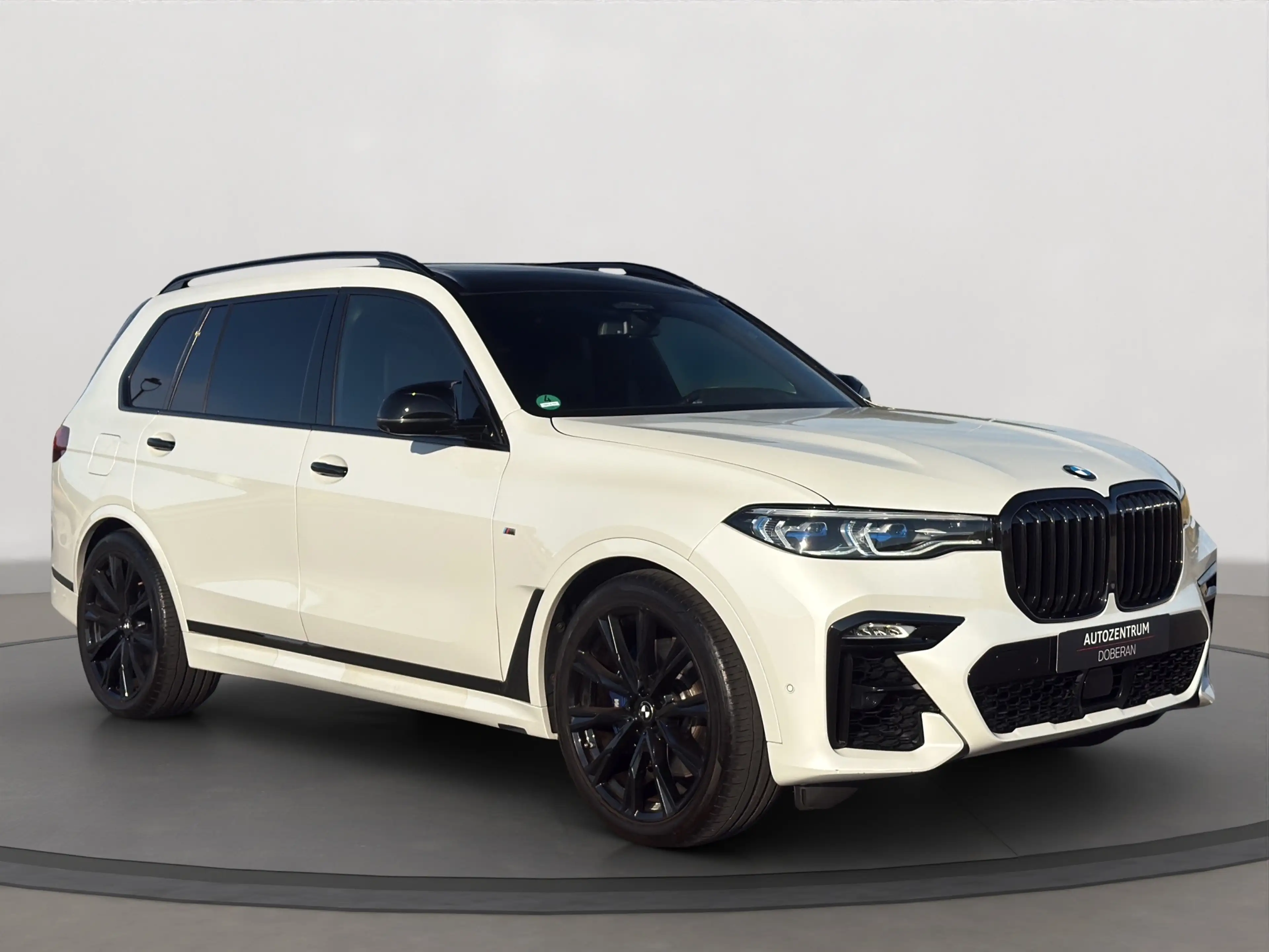 BMW X7 M X7 M50d SkyLounge Night B&W Laser Sthz Softclose — photo 7