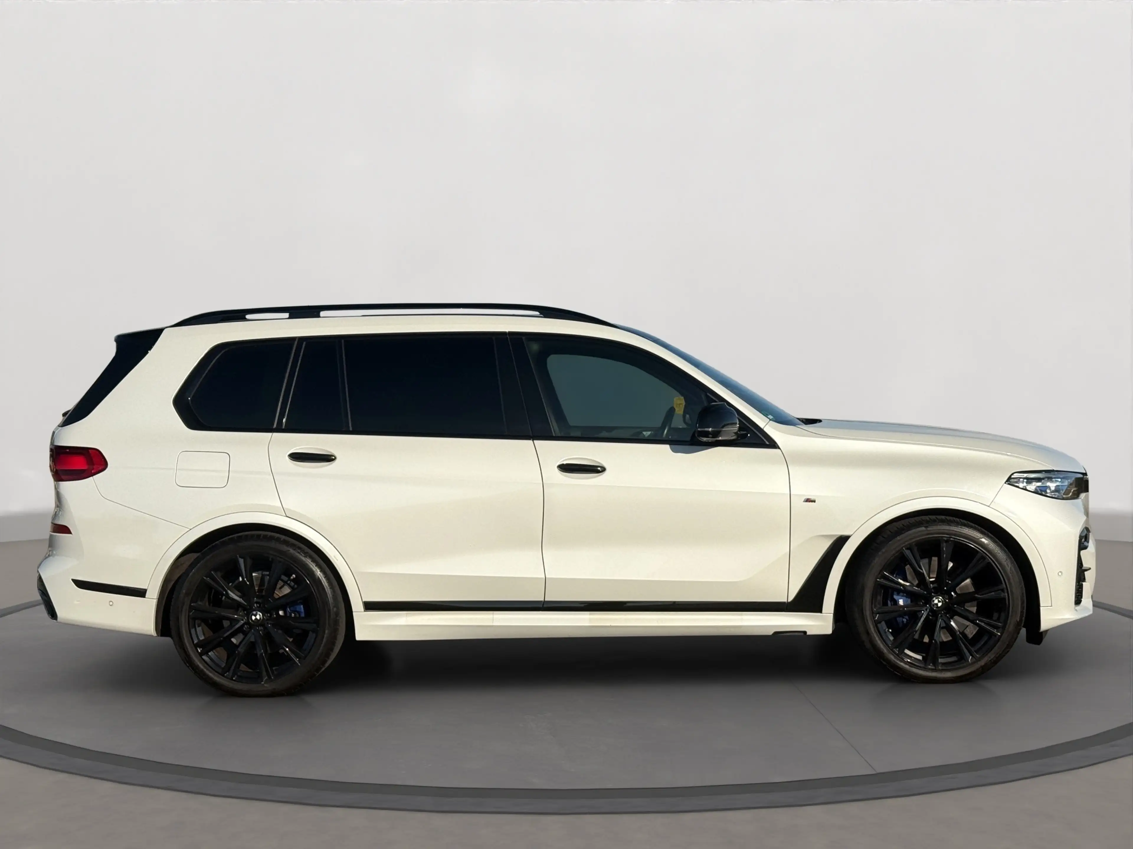 BMW X7 M X7 M50d SkyLounge Night B&W Laser Sthz Softclose — photo 6