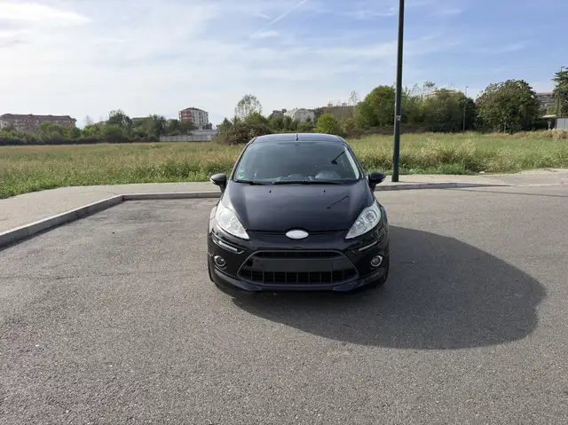 Ford Fiesta 3p 1.6 16v Individual 120cv Sport Black