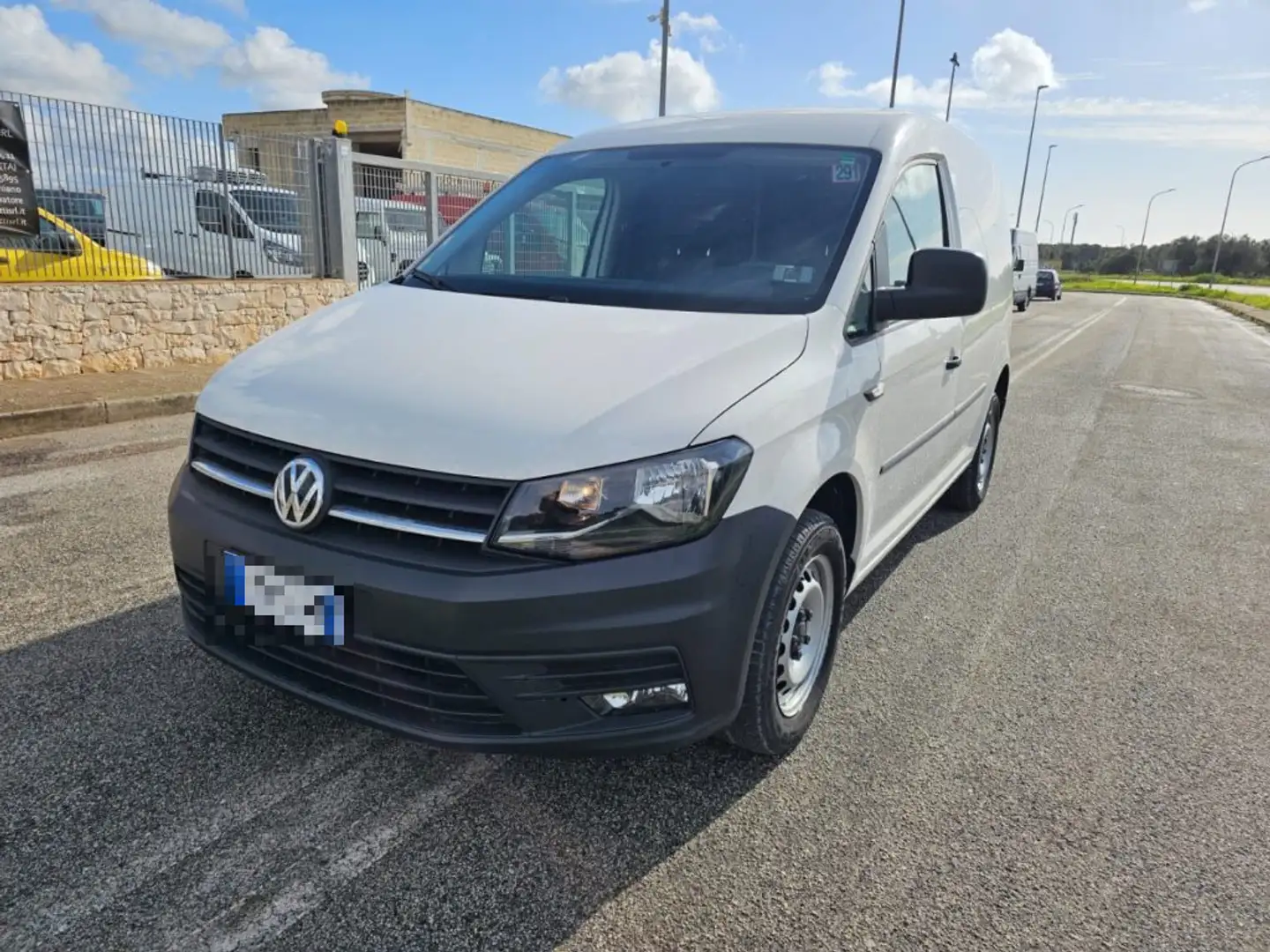 Volkswagen Caddy 2.0 TDI 102 CV Furgone Business Bianco - 1