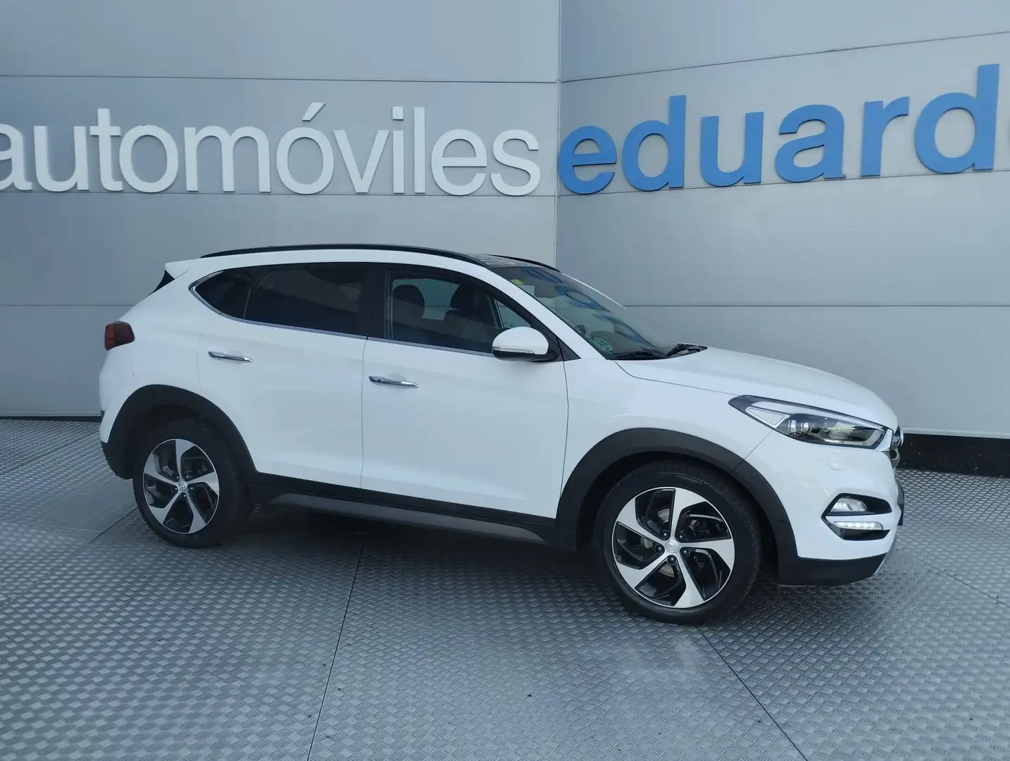 Hyundai TUCSON 2.0CRDI Style 4x4 Aut. 184 Blanco - 1
