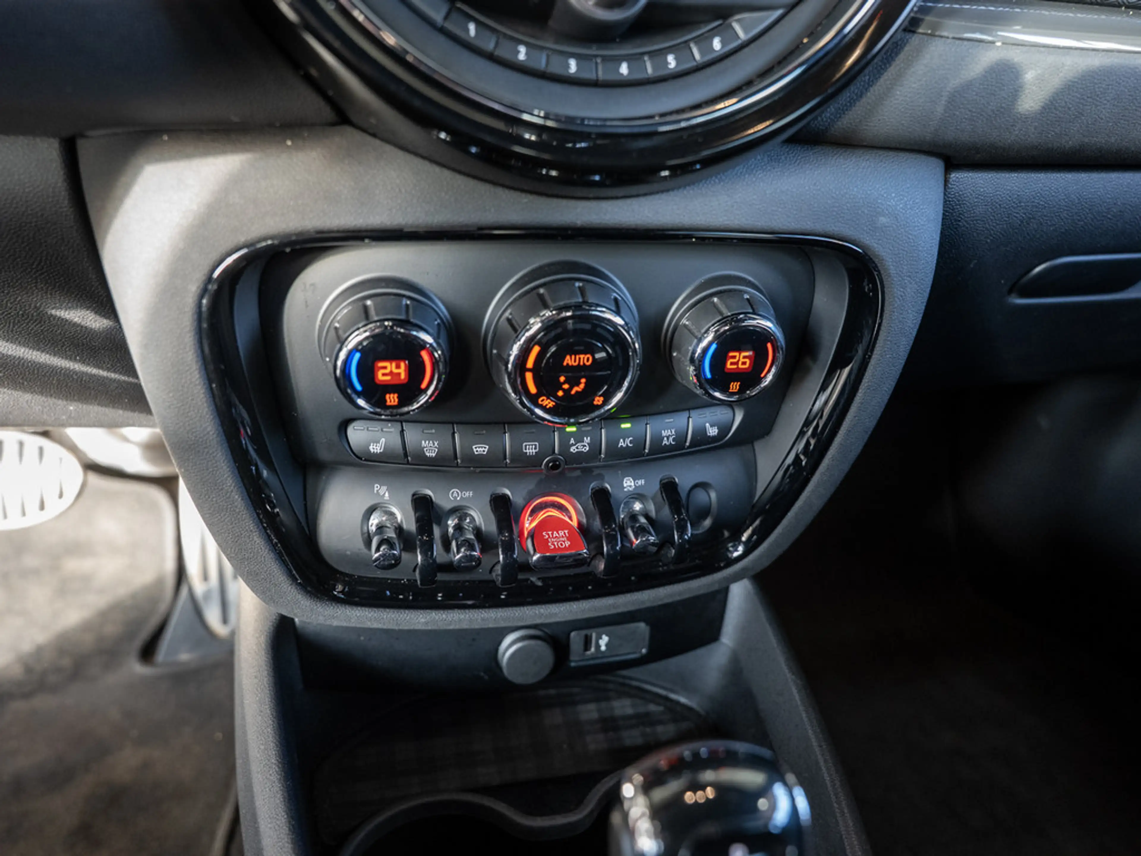 MINI Cooper Clubman — photo 15