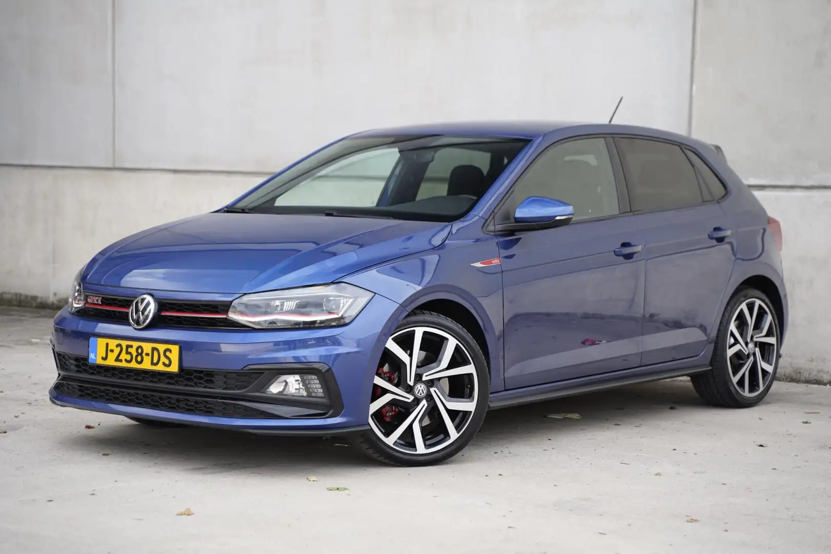 Volkswagen Polo GTI 2.0 TSI DSG 200pk Virtual Navigatie NAP Bleu - 1