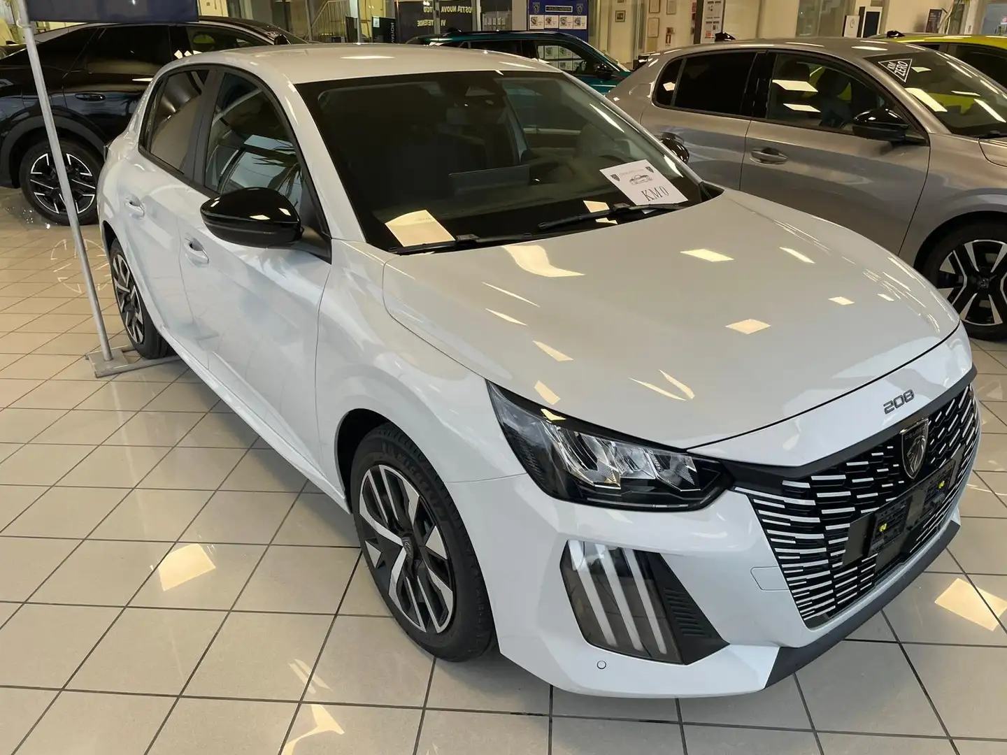 Peugeot 208 208 II 2023 1.2 puretech Business 100cv Bianco - 1