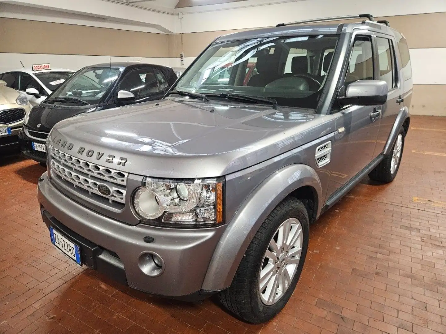 Land Rover Discovery 4 3.0 SDV6 255CV SE Grijs - 1