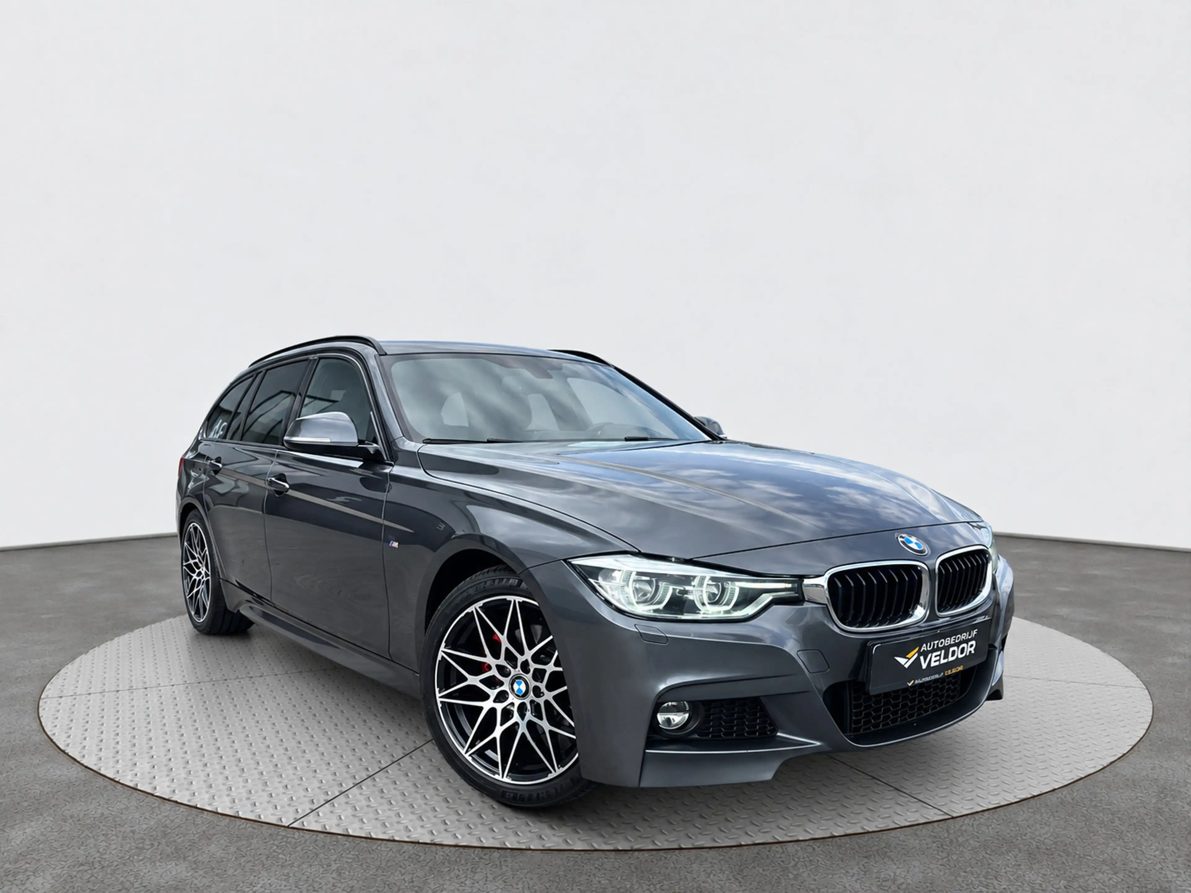 BMW 320 3-serie Touring 320i M Sport Edition 2019 — photo 8