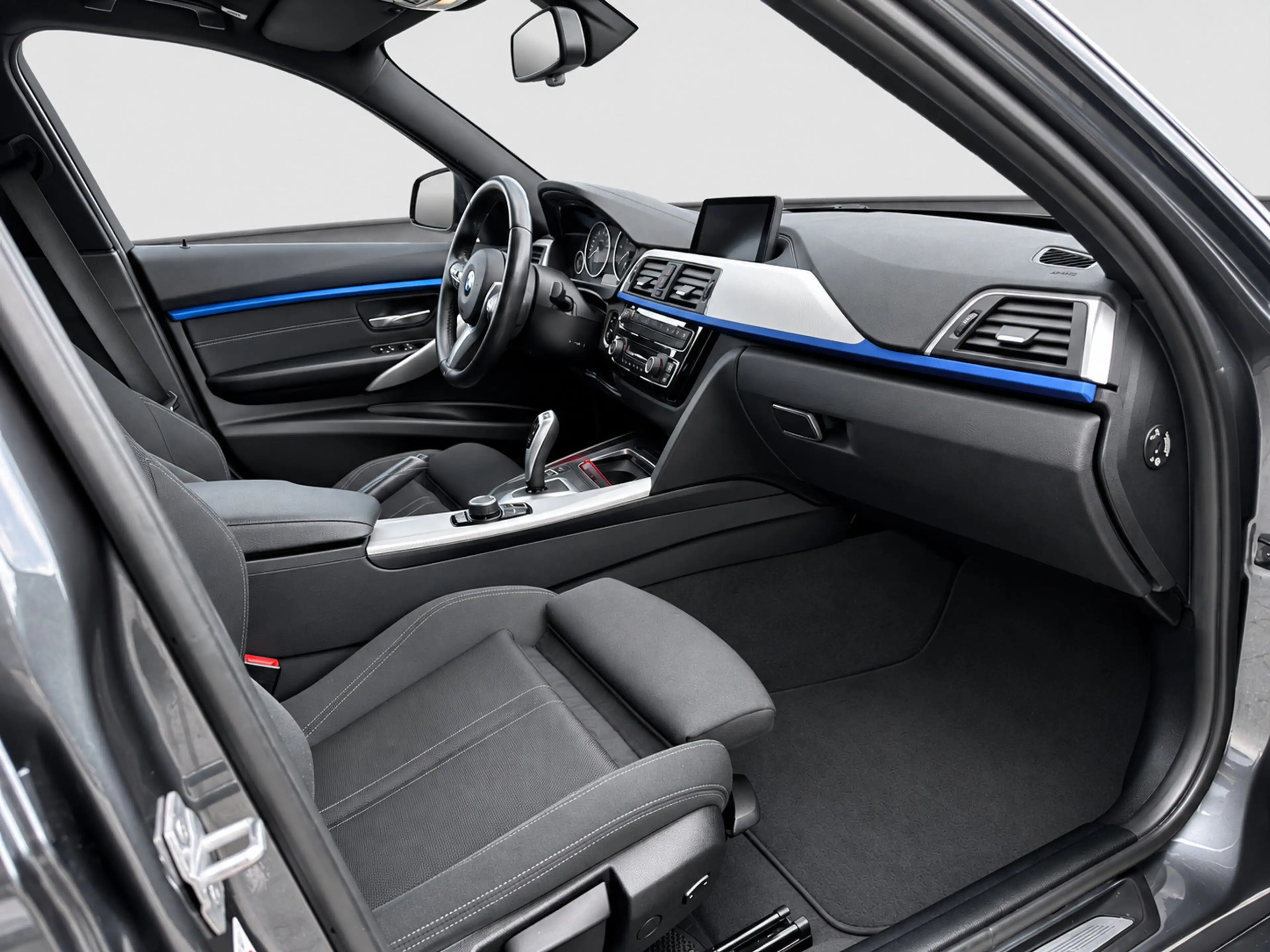 BMW 320 3-serie Touring 320i M Sport Edition 2019 — photo 11