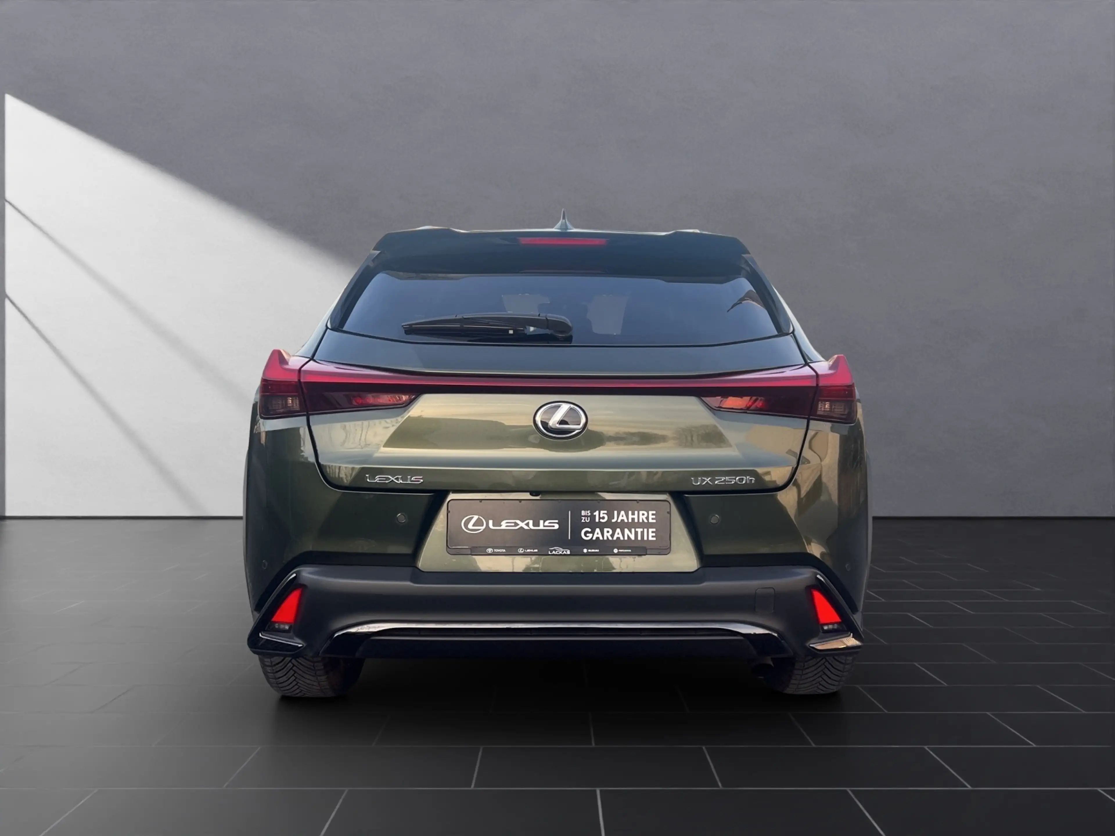 Lexus UX 250h 250h*F-SPORT-D.*1HD*ALLW *15J-GARANTIE — photo 4