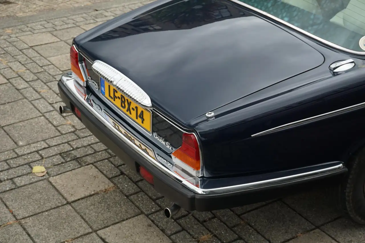 Daimler Double Six 5.3 V12 VandenPlas, foto 11