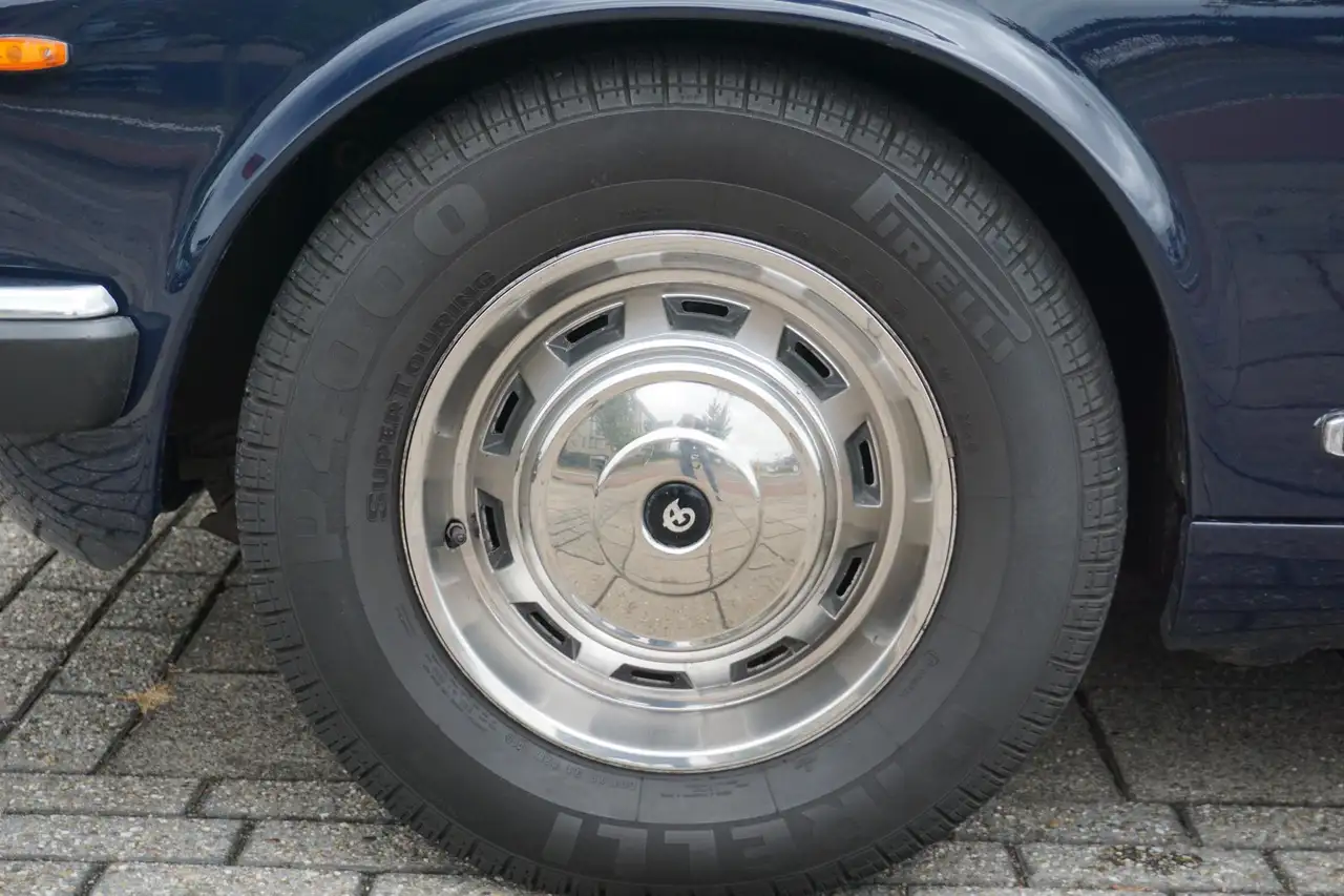 Daimler Double Six 5.3 V12 VandenPlas, foto 9