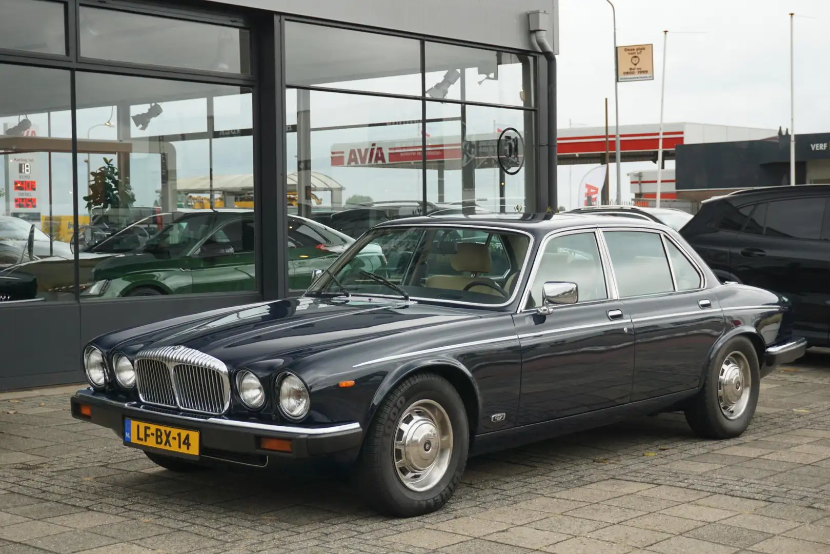 Daimler Double Six 5.3 V12 VandenPlas Blau - 1