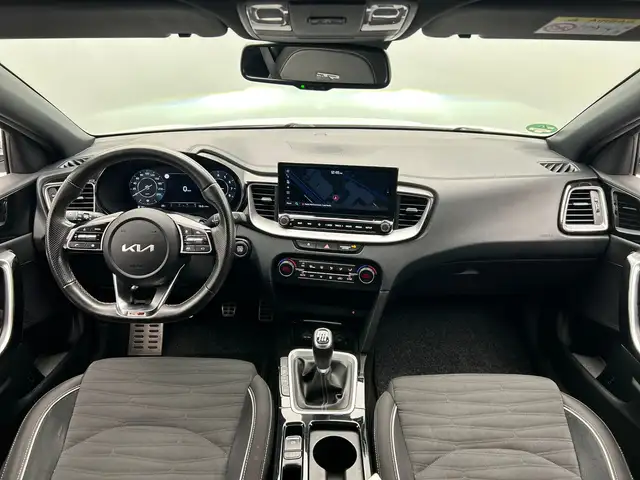 Kia Ceed view 2