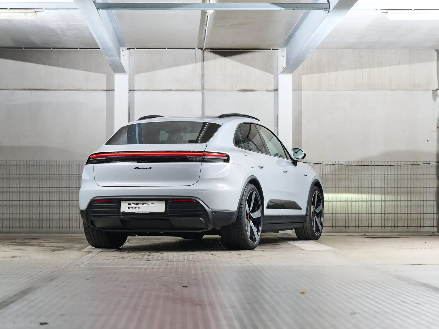 Porsche Macan 4 Grau - 2