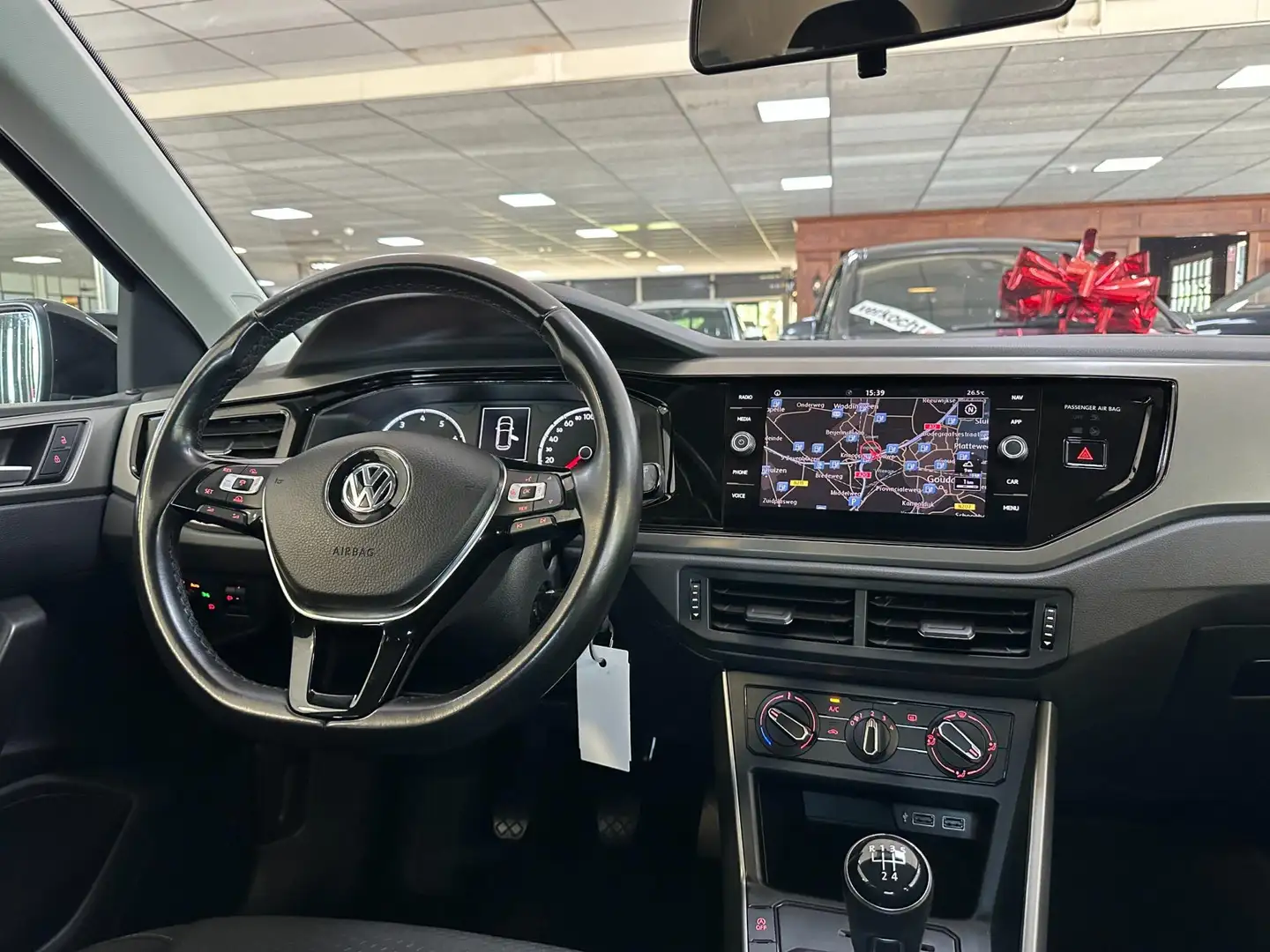 Volkswagen Polo 1.0 TSI Comfortline/NAVI/APP-CONNECT/AIRCO/NL-AUTO Zwart - 2