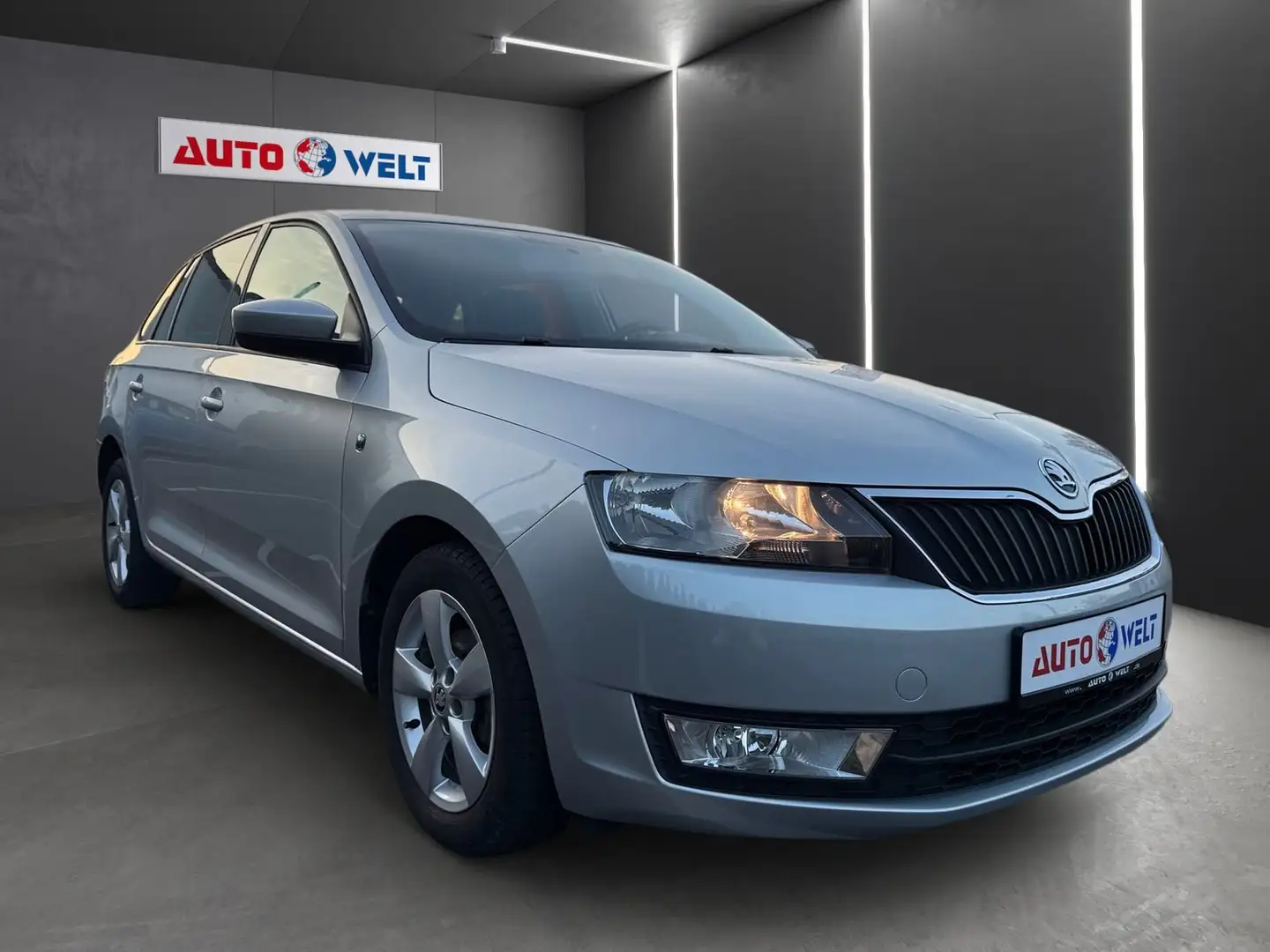 Skoda Rapid/Spaceback Spaceback 1.2 Ambition PDC Klima AUX Zilver - 2