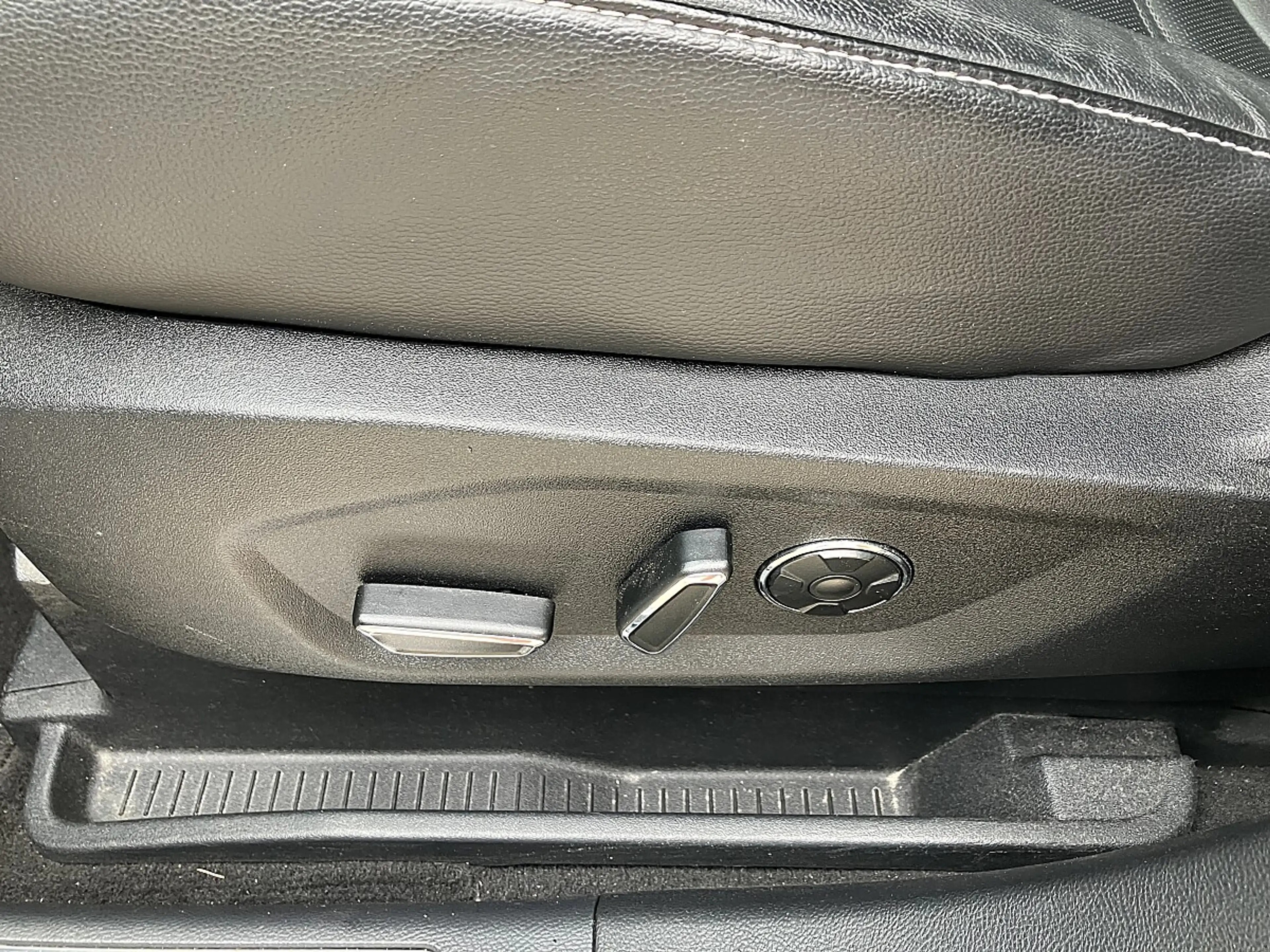 Ford Galaxy 2.0 TDCi Titanium AWD Start/Stopp — photo 12