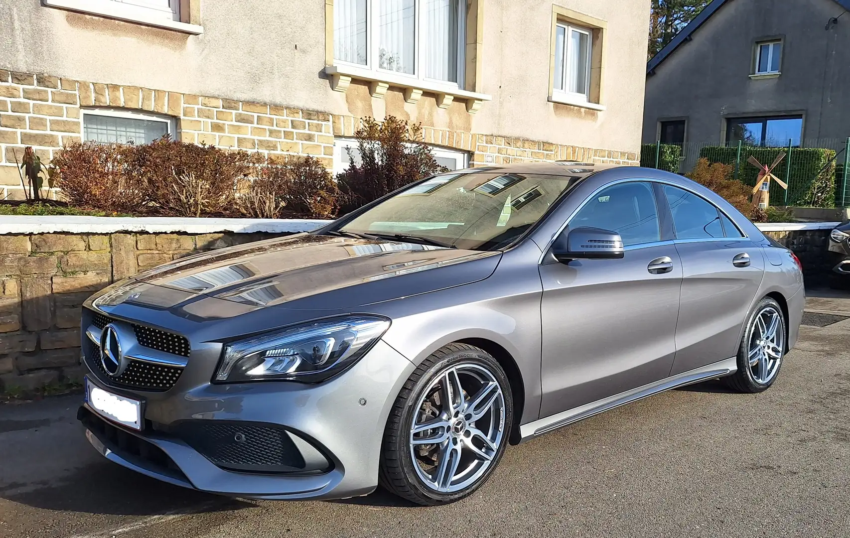 Mercedes-Benz CLA 200 CLA 200 d Business Solution AMG (EU6d-T. Gris - 1