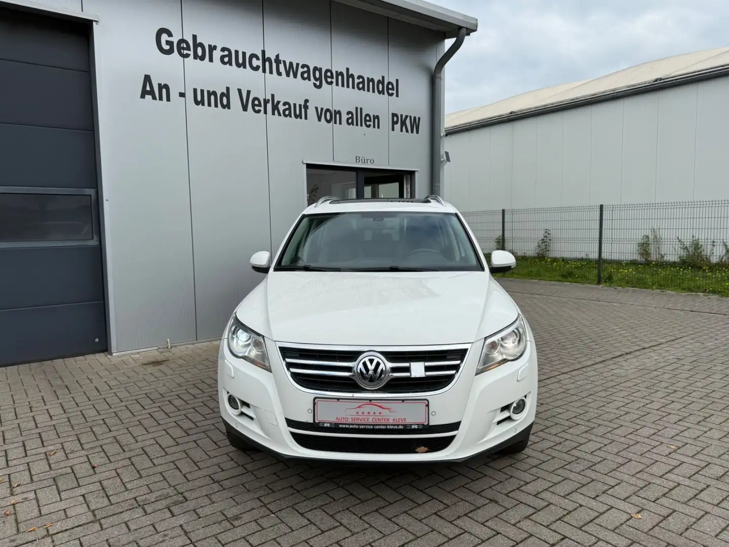 Volkswagen Tiguan 4Motion*DSG*PANO*RFK*NAVI*SHZ Weiß - 2