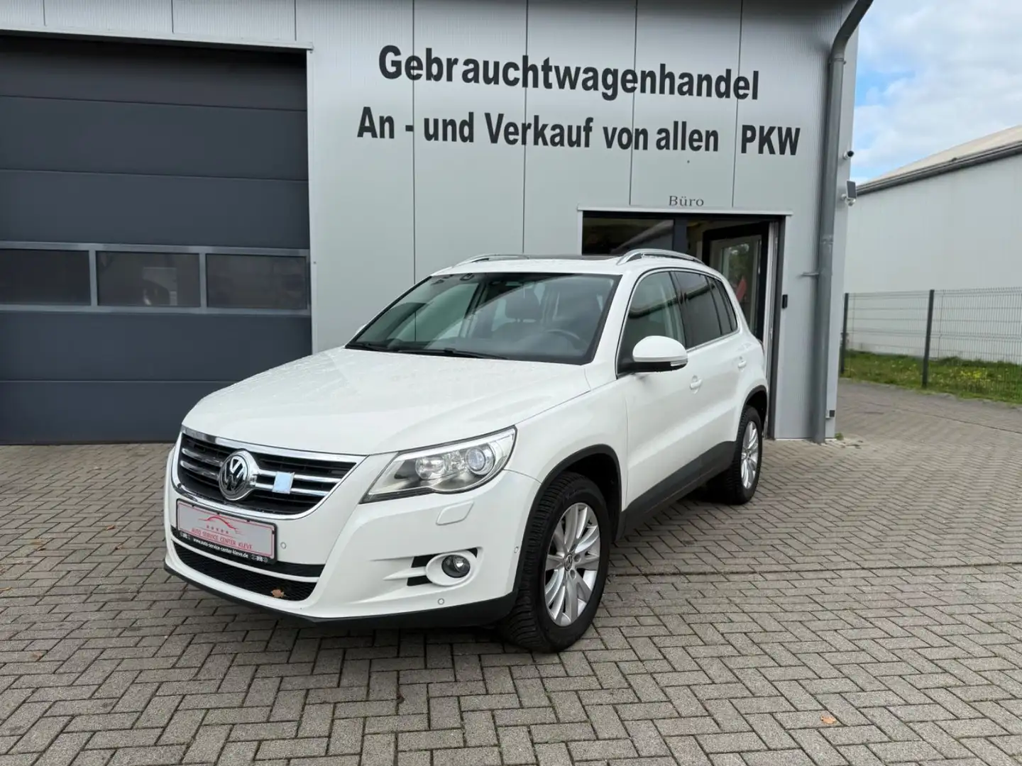 Volkswagen Tiguan 4Motion*DSG*PANO*RFK*NAVI*SHZ Weiß - 1