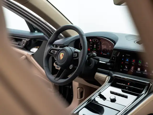 Porsche Panamera view 24