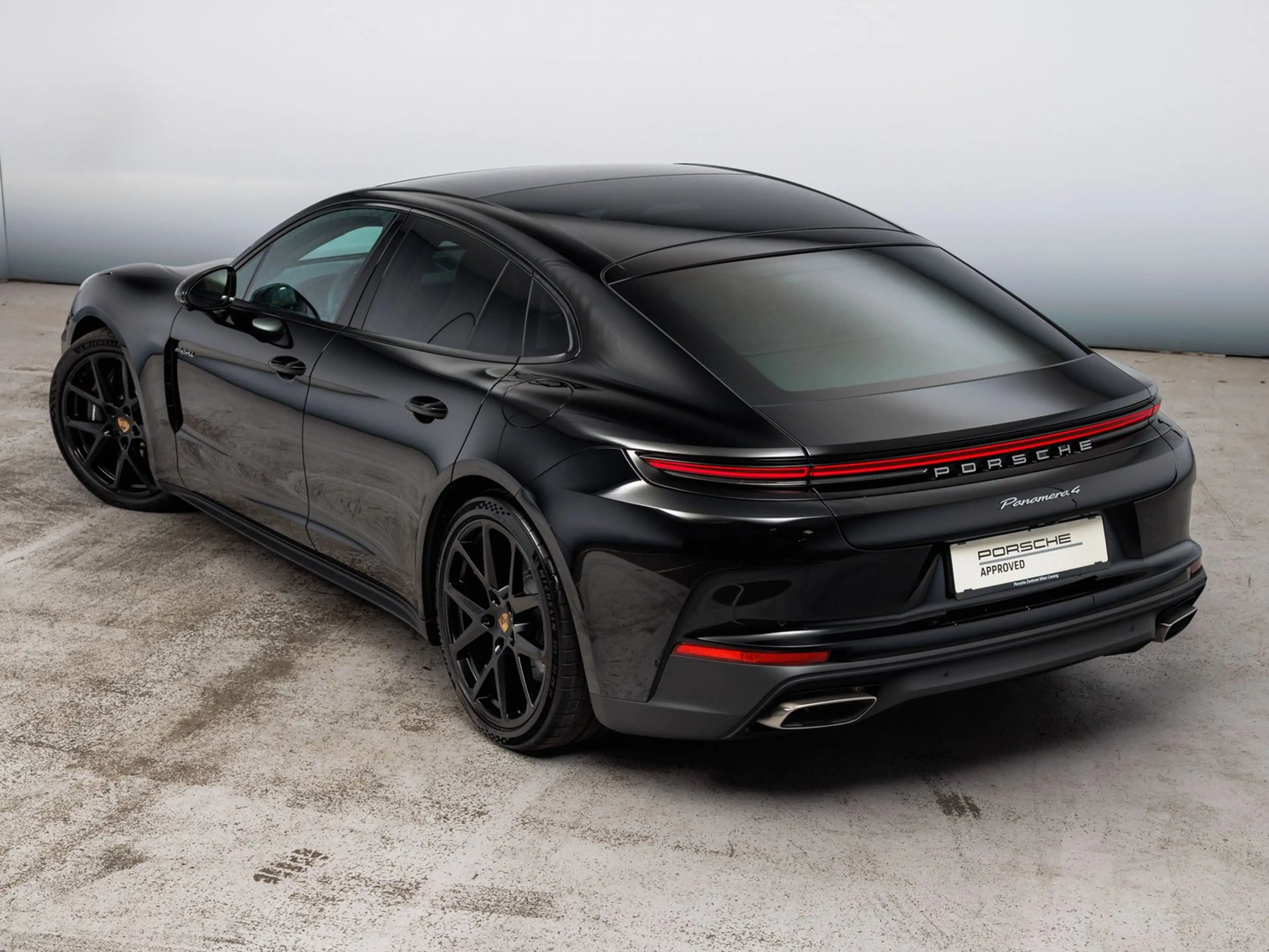 Porsche Panamera 4 E-Hybrid — photo 4