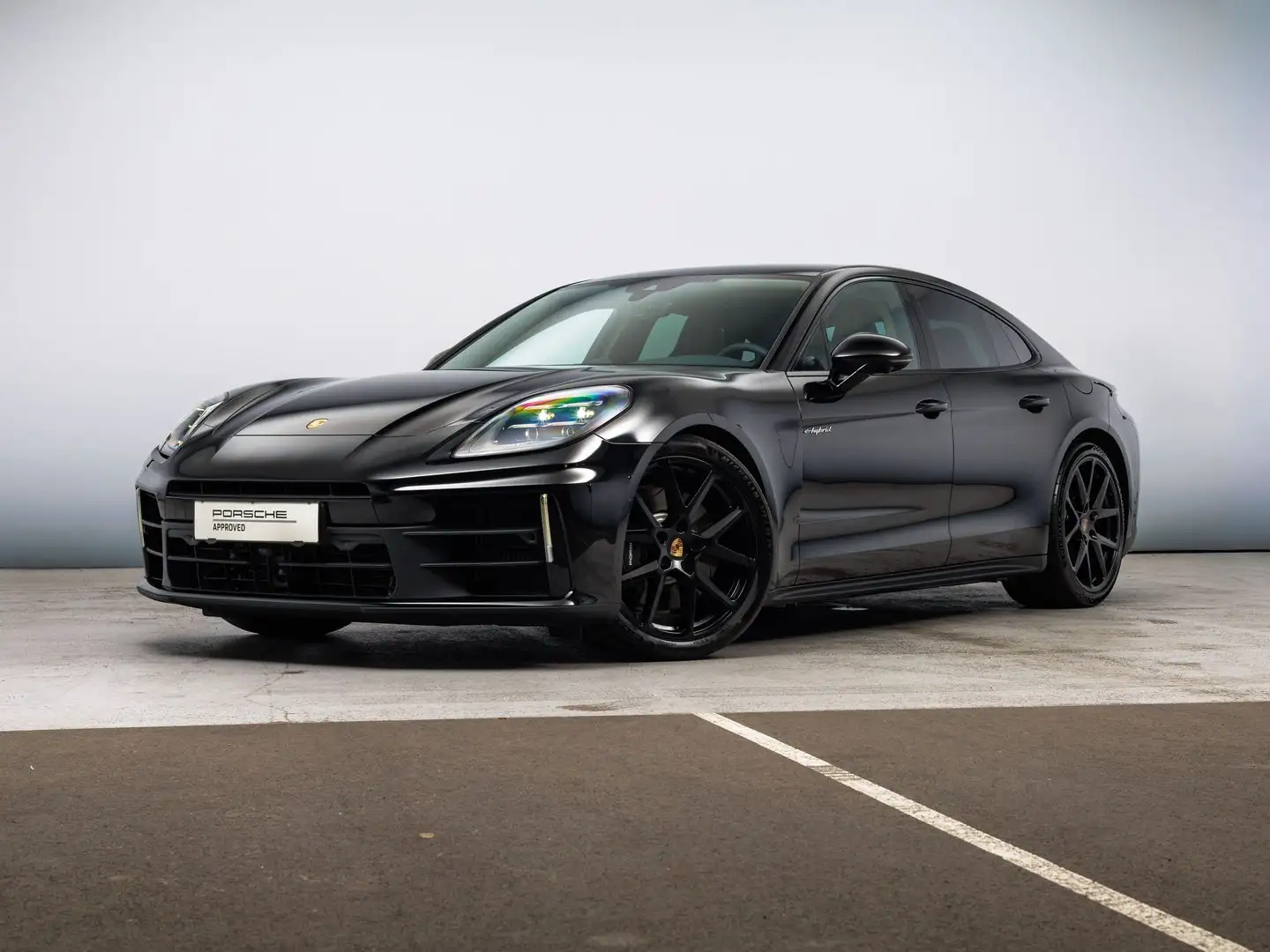 Porsche Panamera 4 E-Hybrid Schwarz - 1