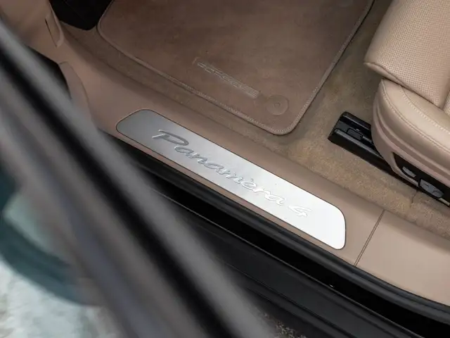 Porsche Panamera view 17