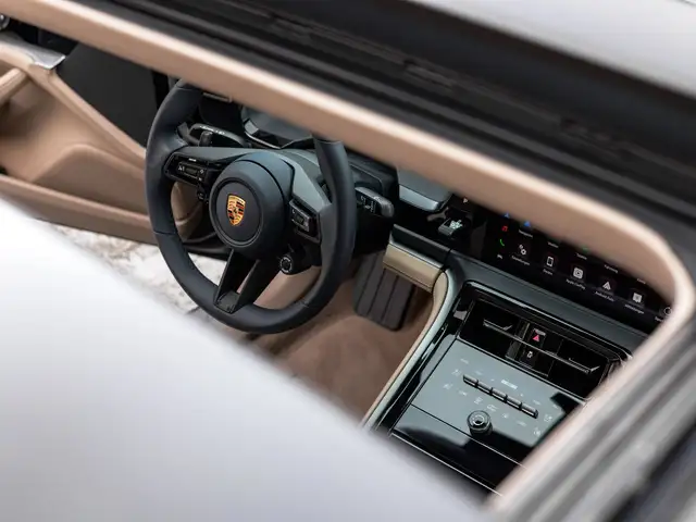 Porsche Panamera view 22