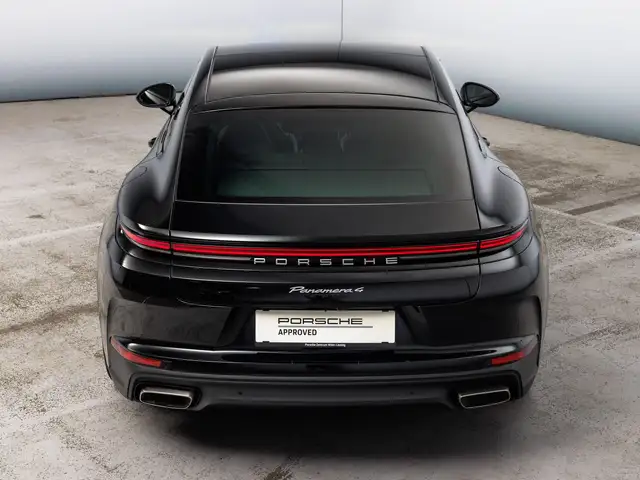 Porsche Panamera view 13