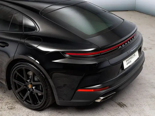 Porsche Panamera view 10