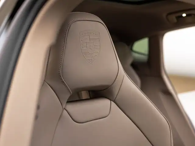Porsche Panamera view 27