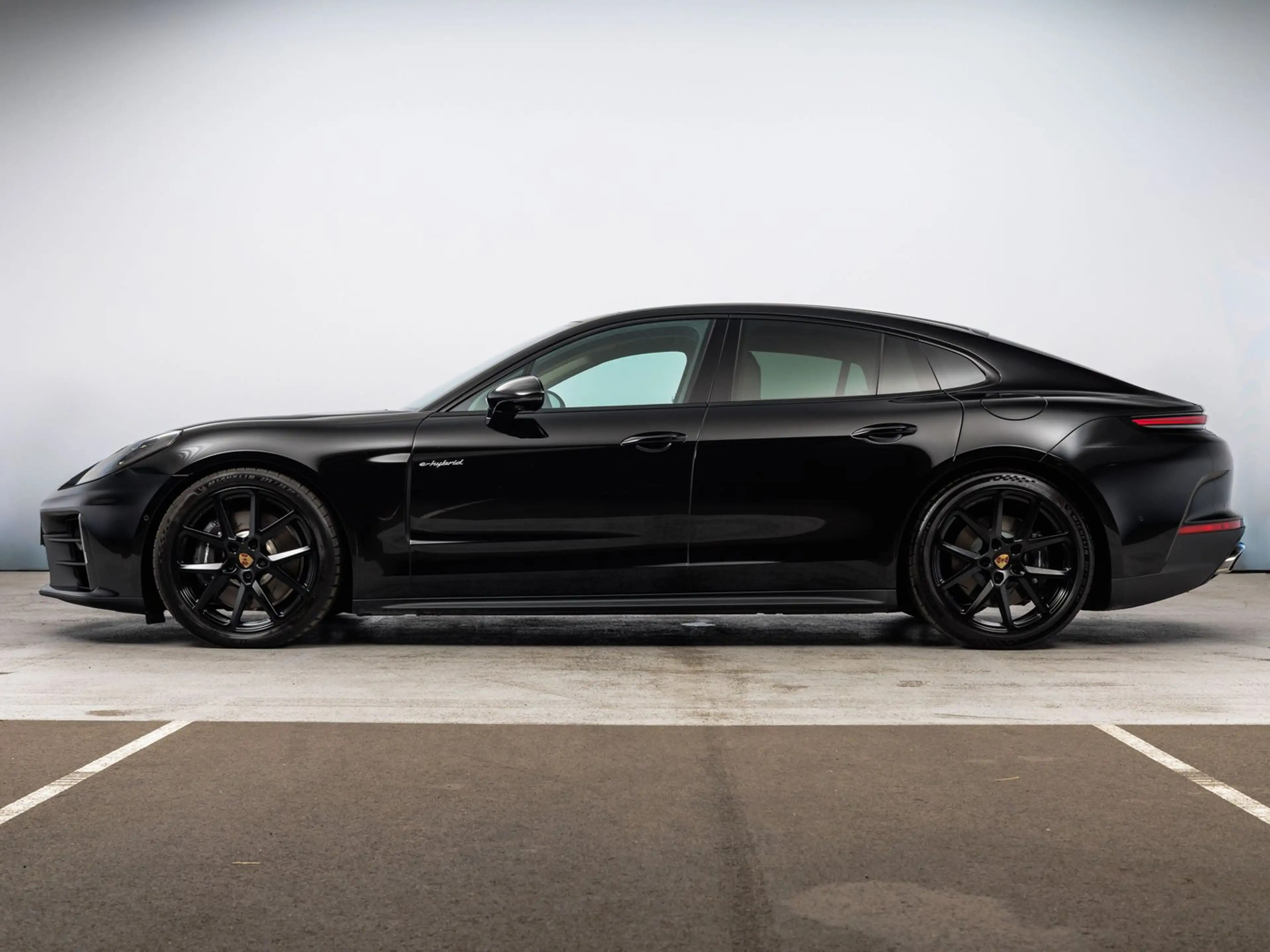 Porsche Panamera 4 E-Hybrid — photo 2