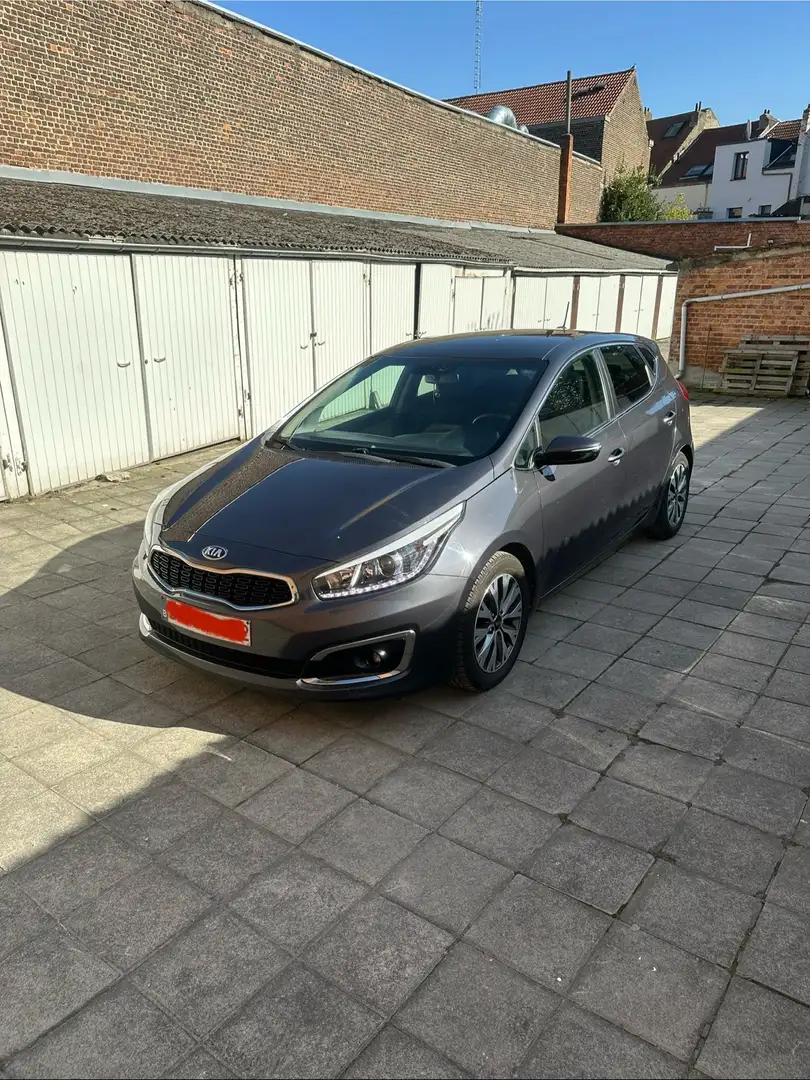 Kia Ceed / cee'd 1.4i CVVT Mind ISG Grijs - 1