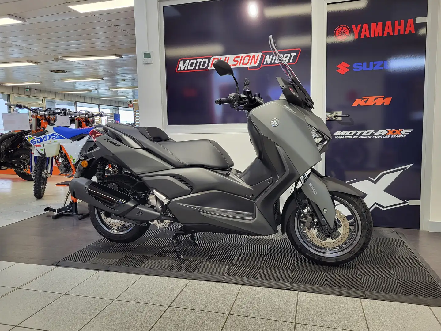 Yamaha X-Max 300 Grün - 1