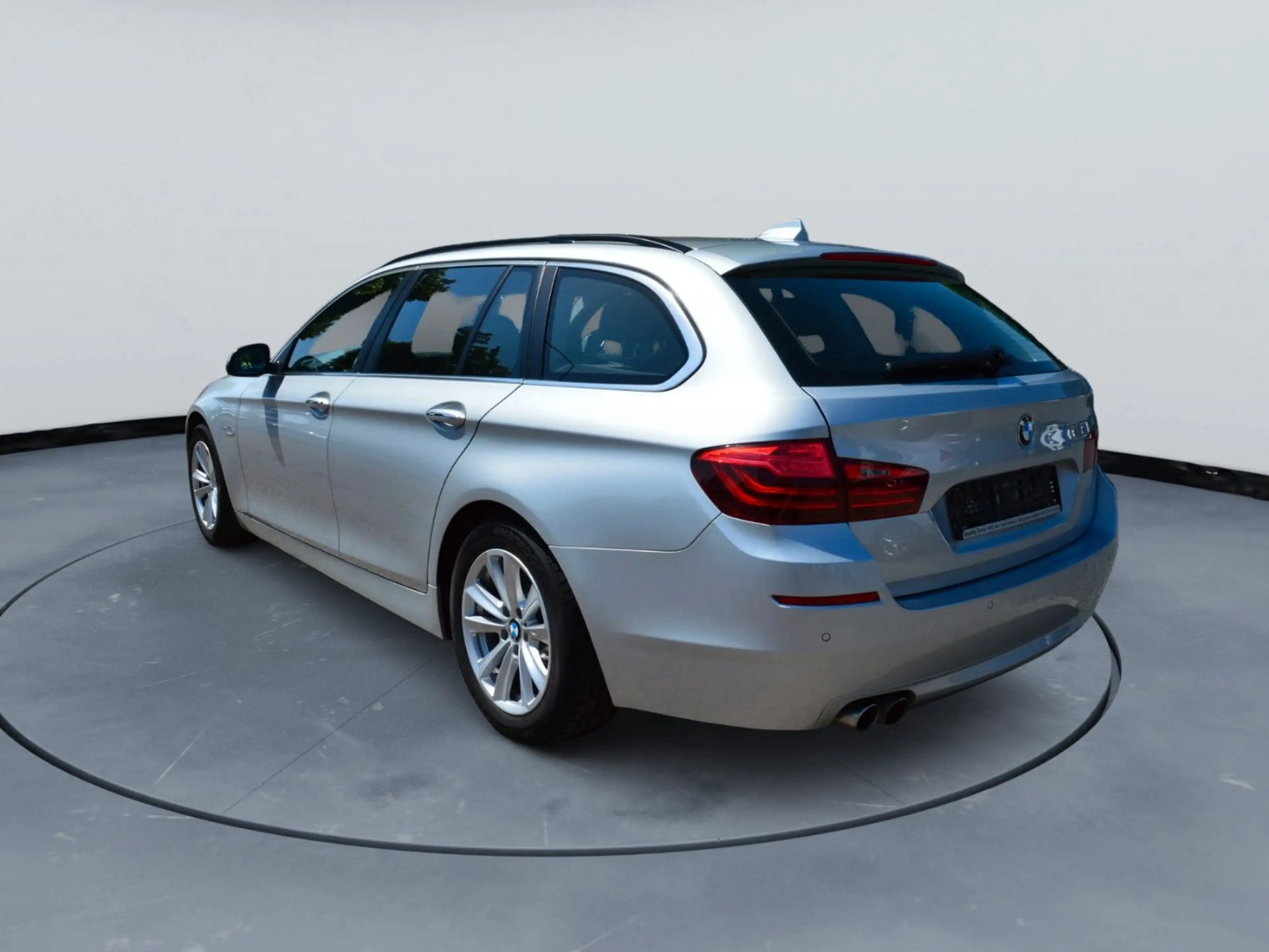 BMW 525 5 Touring 525 d xDrive Schönes Fahrzeug — photo 4