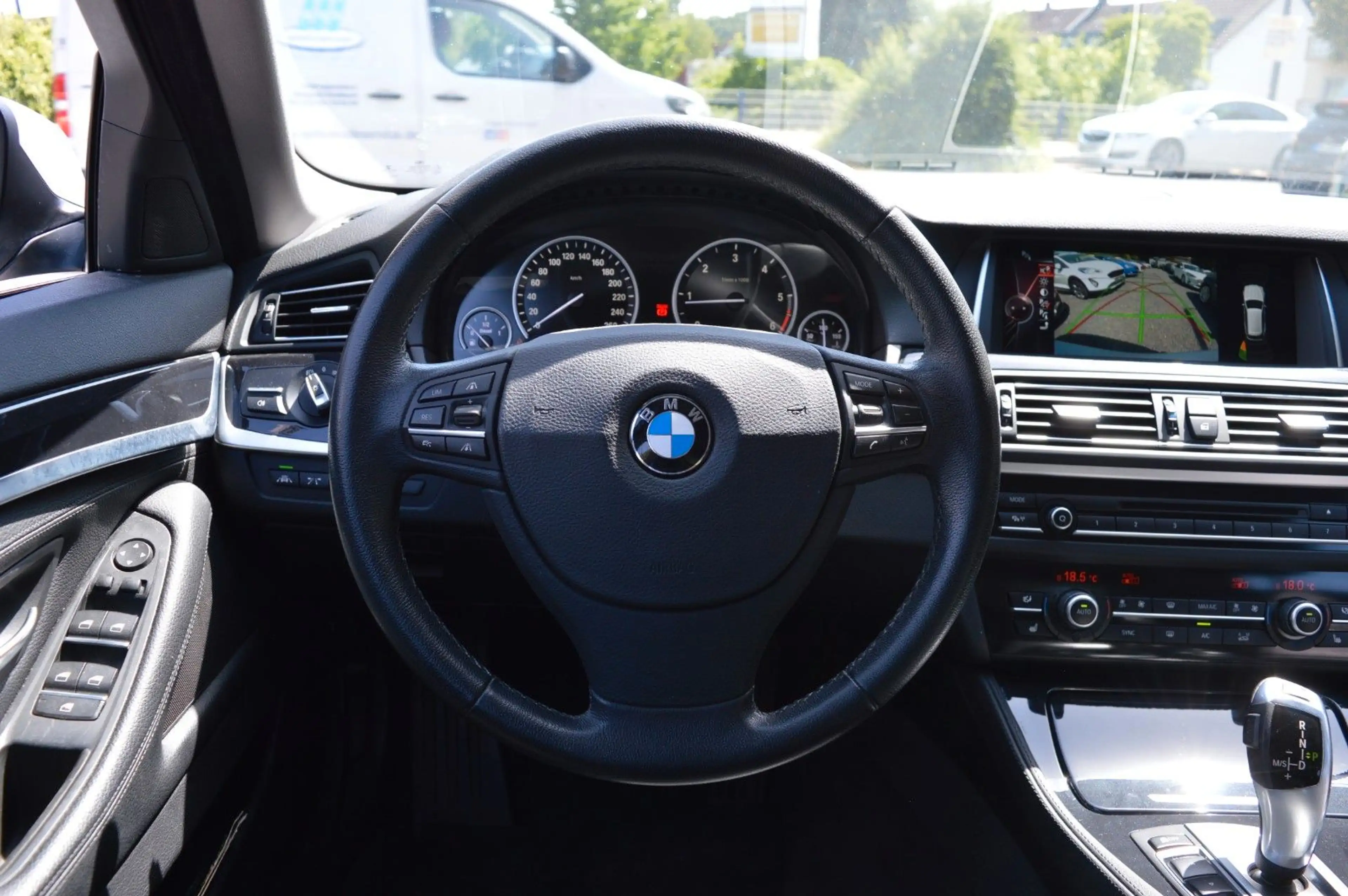 BMW 525 5 Touring 525 d xDrive Schönes Fahrzeug — photo 14