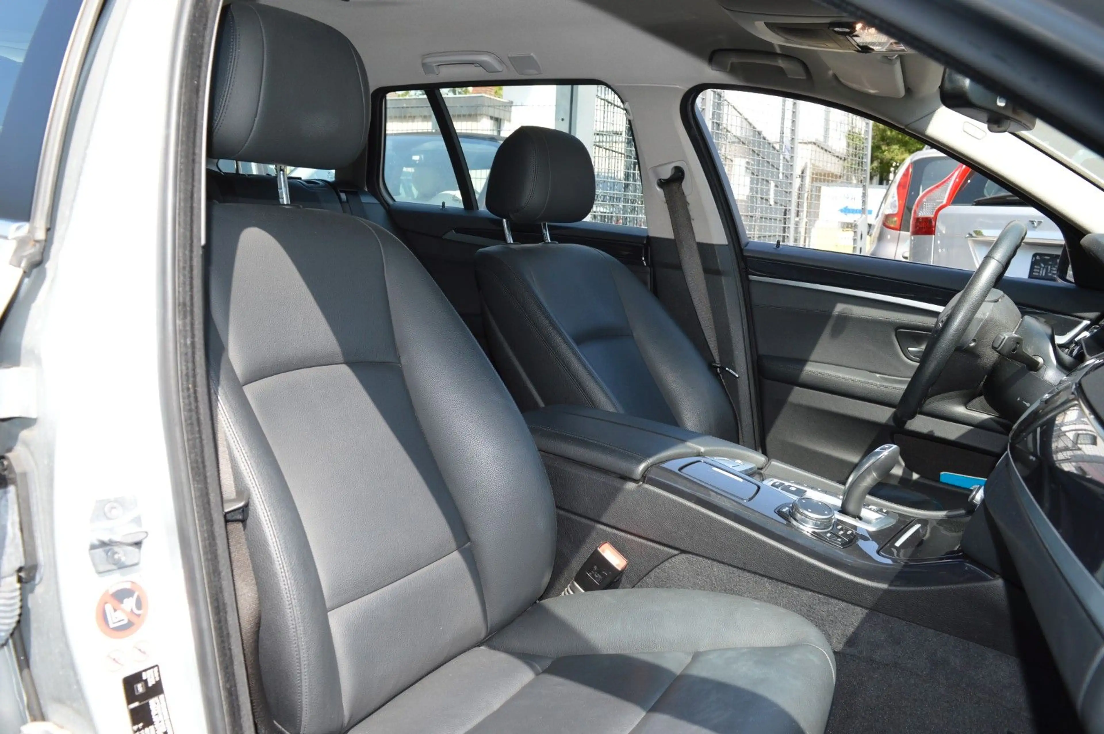 BMW 525 5 Touring 525 d xDrive Schönes Fahrzeug — photo 9