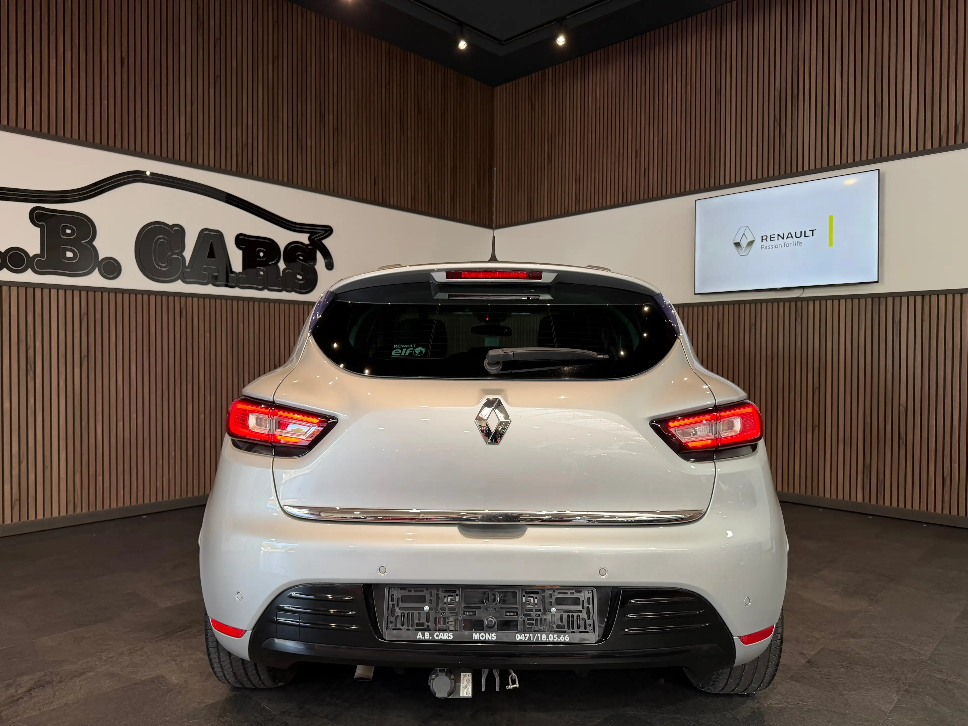 Renault Clio 0.9 TCe Bose Edition - GARANTIE 12M - CARNET FULL — photo 5