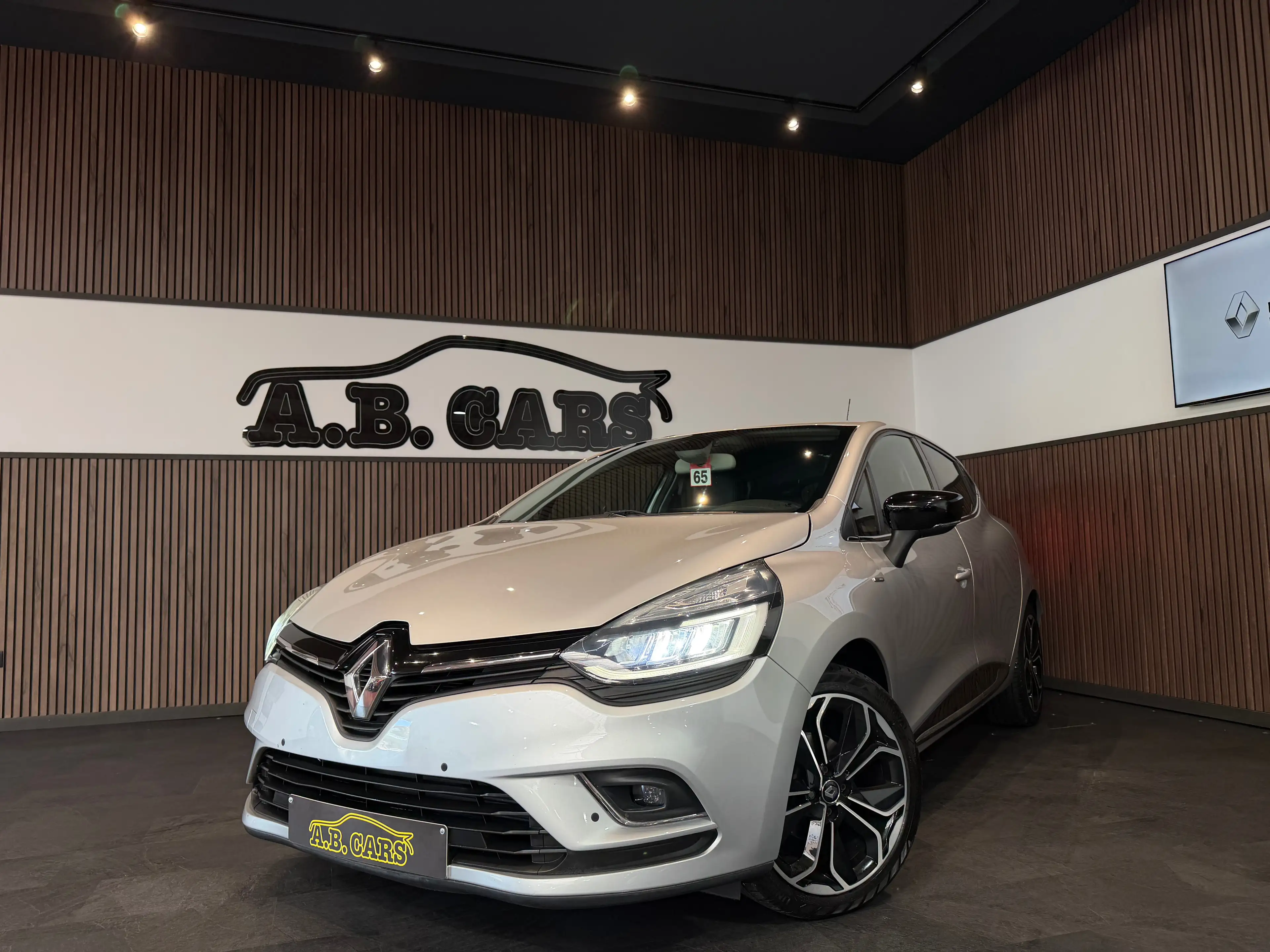 Renault Clio 0.9 TCe Bose Edition - GARANTIE 12M - CARNET FULL