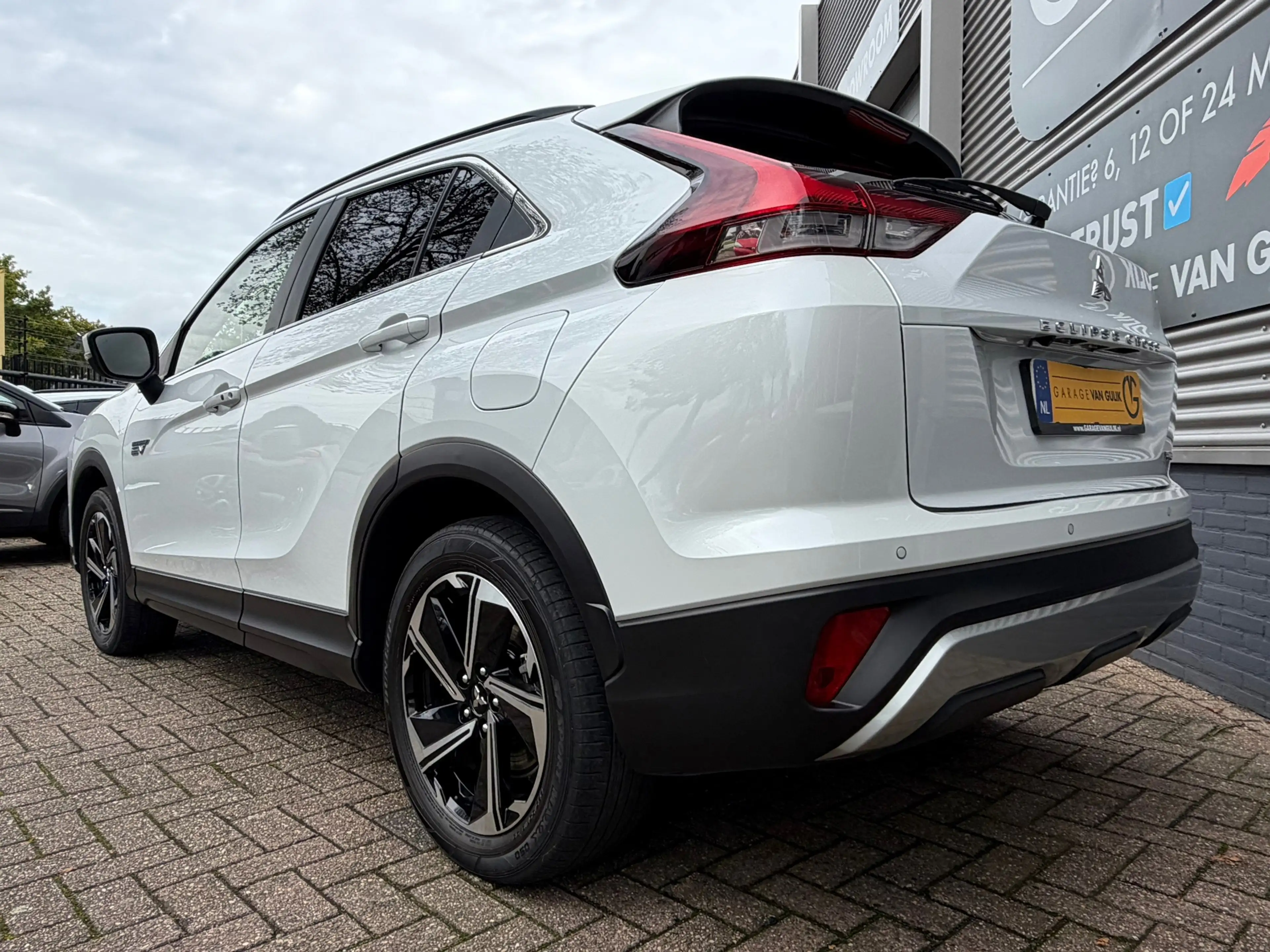 Mitsubishi Eclipse Cross 2.4 PHEV 188PK Navi,Clima,ACC,Carplay,ElektrRamen+ — photo 8