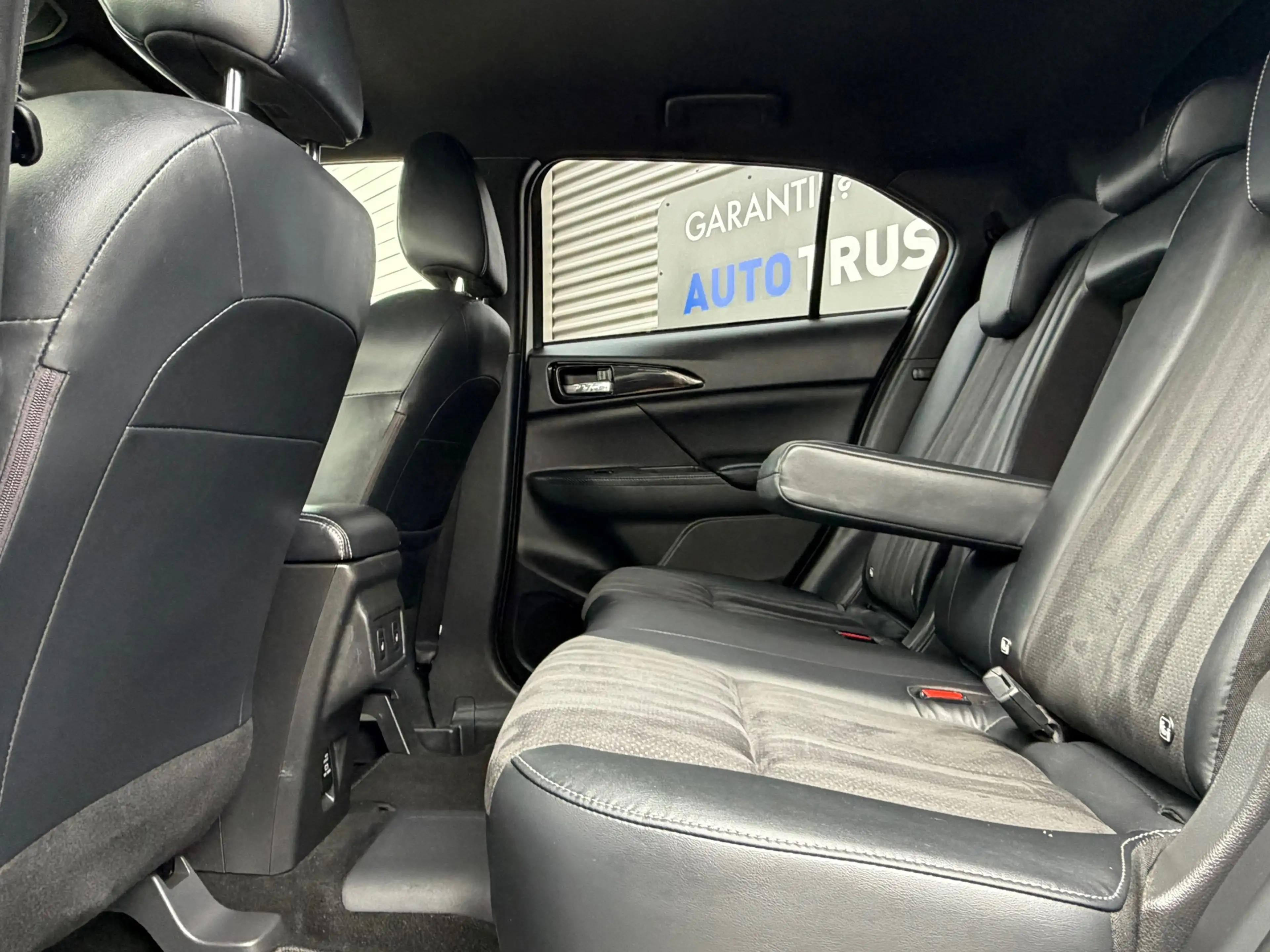 Mitsubishi Eclipse Cross 2.4 PHEV 188PK Navi,Clima,ACC,Carplay,ElektrRamen+ — photo 10